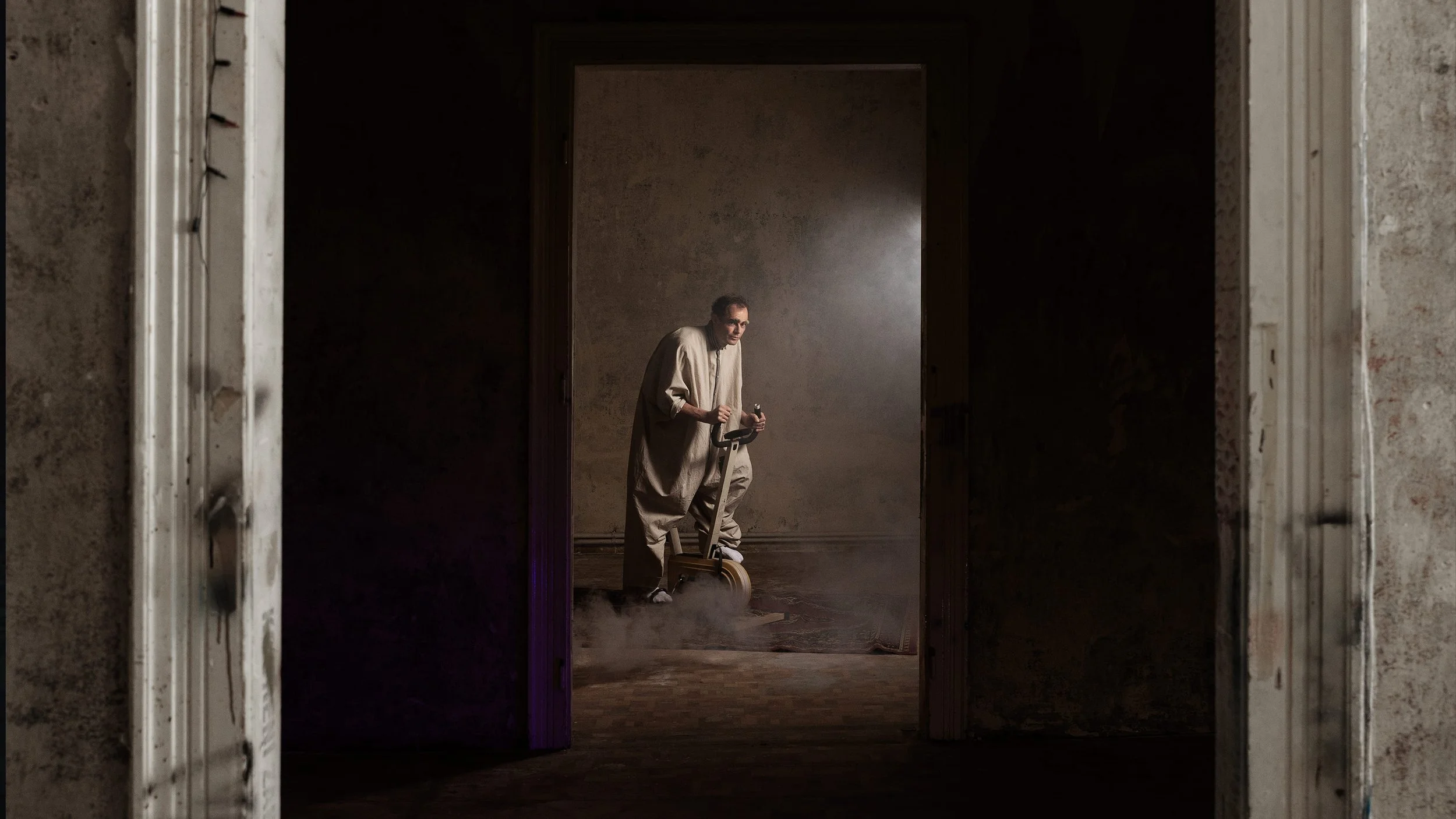  Petr Reif v roli Mistra (Foto_ Michaela Škvrňáková).jpg