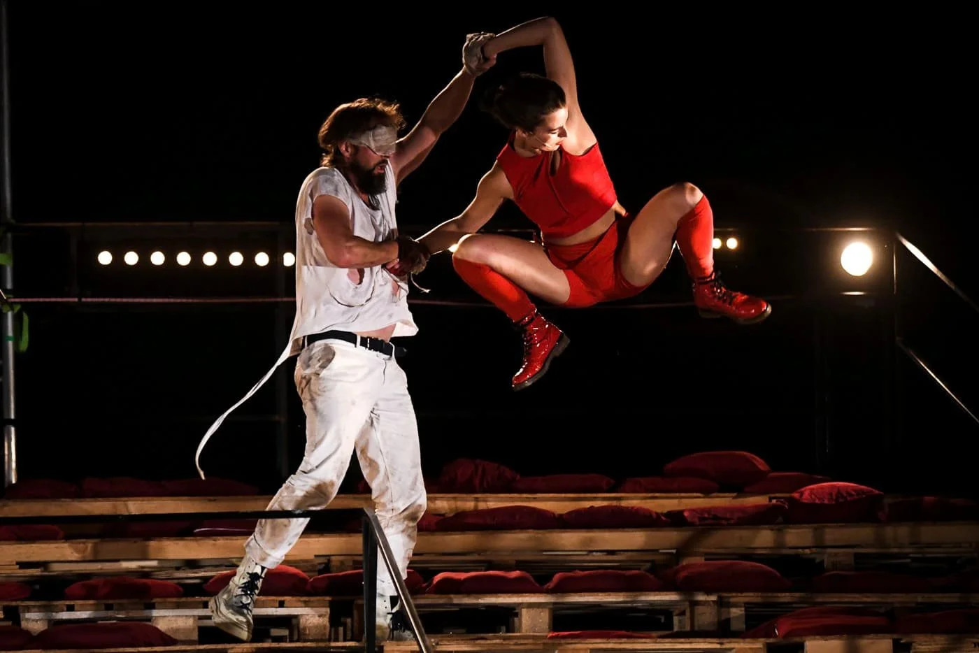 Václav Kuneš jako Oidipús a Rosalie Malinská jako Antigoné.jpg