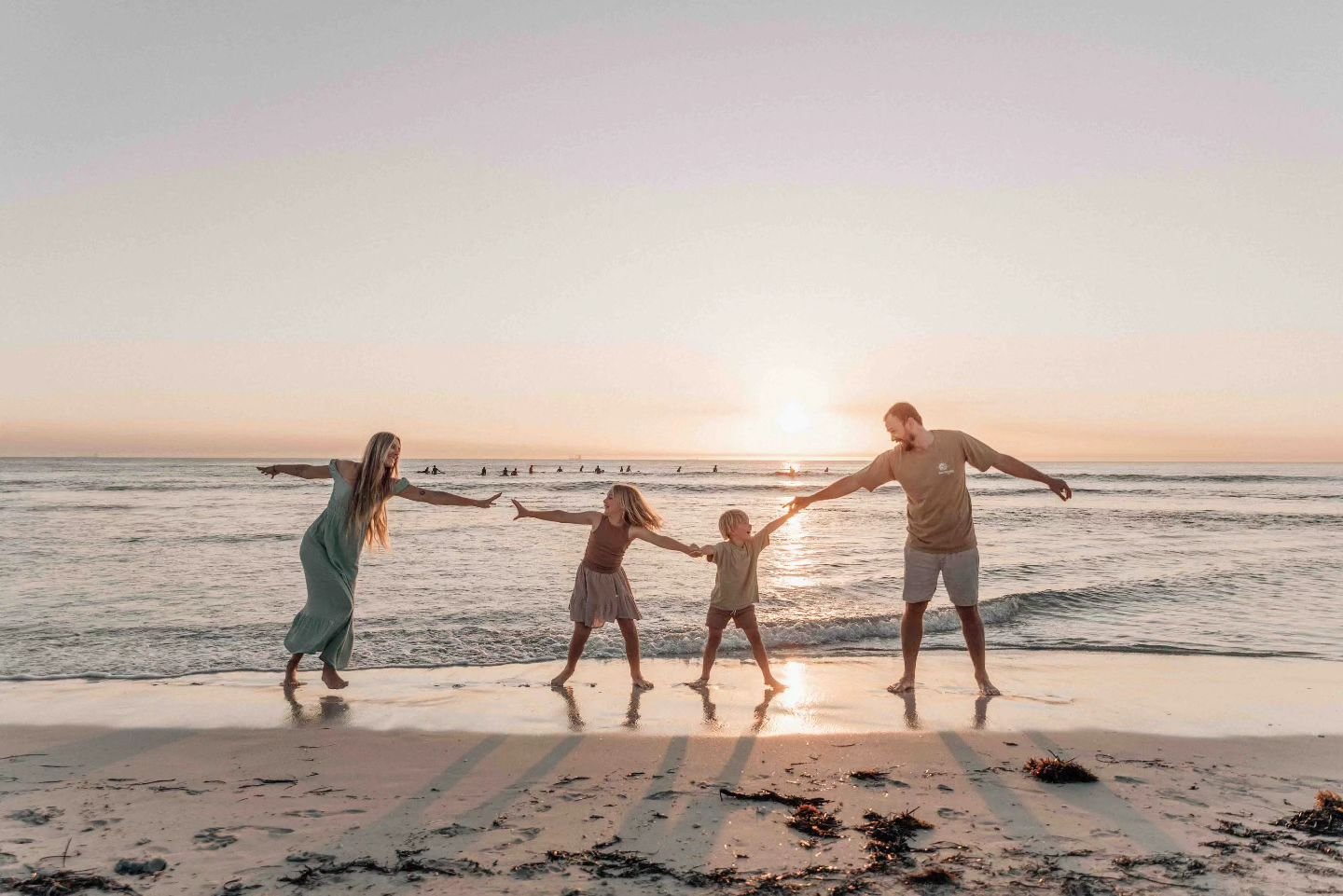 Do you feel like this time of the year is the beginning of feeling hectic and you are staring to feel STRETCHED?! And it's not even December yet? With older kids, term 4 is crammed with end of the year concerts, meetings, and celebrations!  Throw in 