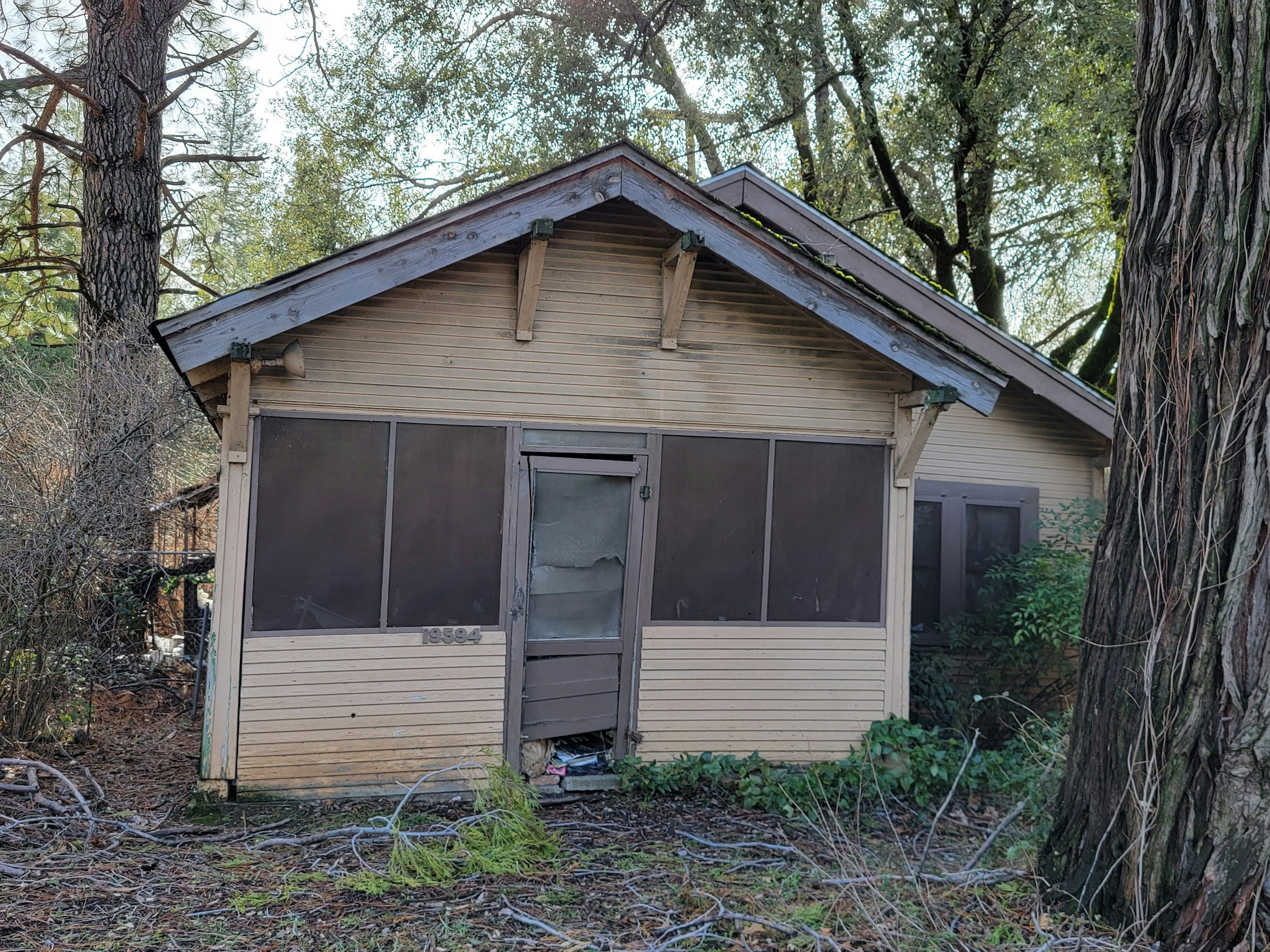 The Pros and Cons of Buying a Fixer-Upper in Fort Myers, Florida