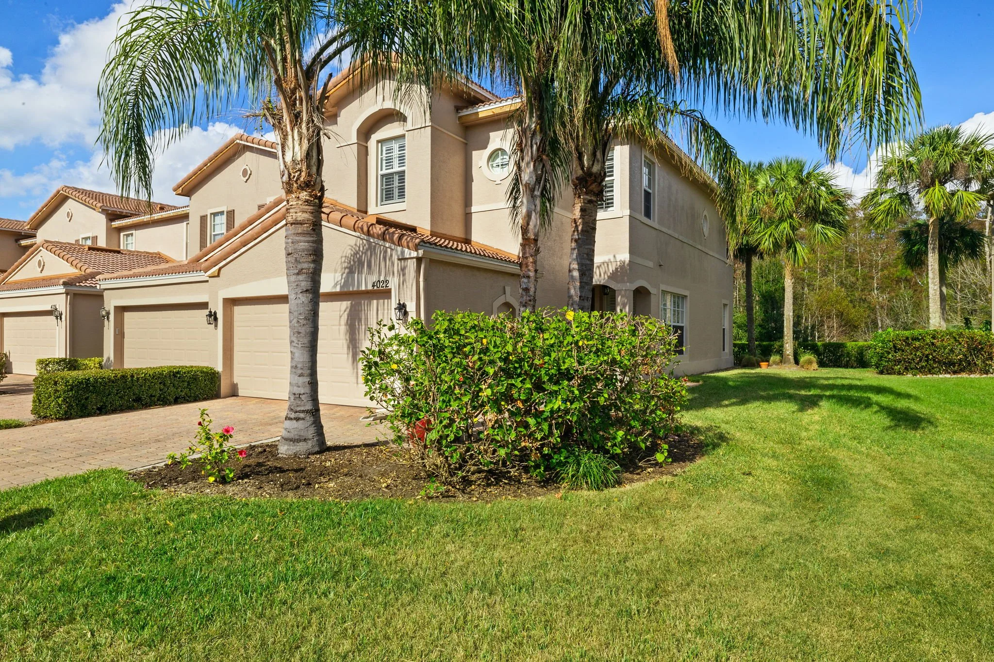 Your Slice of Paradise Awaits in San Simeon, Fort Myers!