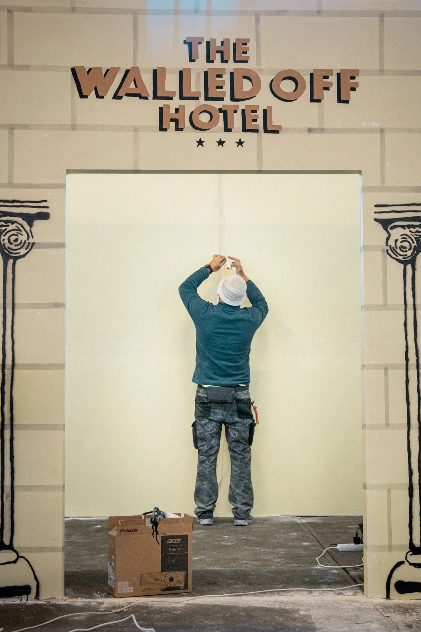 TheArtofBanksy_BTS_LQ-15.jpg