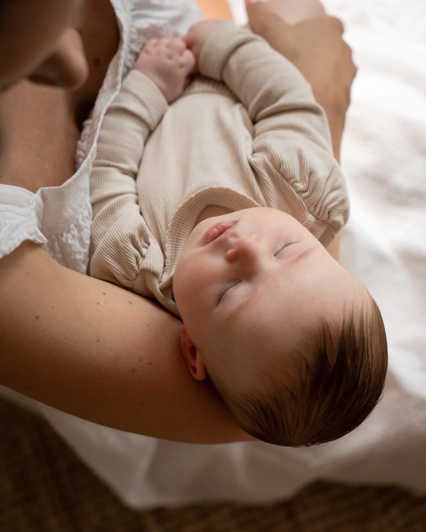 So little, so perfect ✨&hearts;

 #babyfotografie #babyfotograaf #lifestylenewbornshoot #newbornphotography #newbornfotografie #puurenlieffotografie #baby2025 #fotograafterheijden #newbornfotograaf #lifestylenewbornsession #fotoshootaanhuis