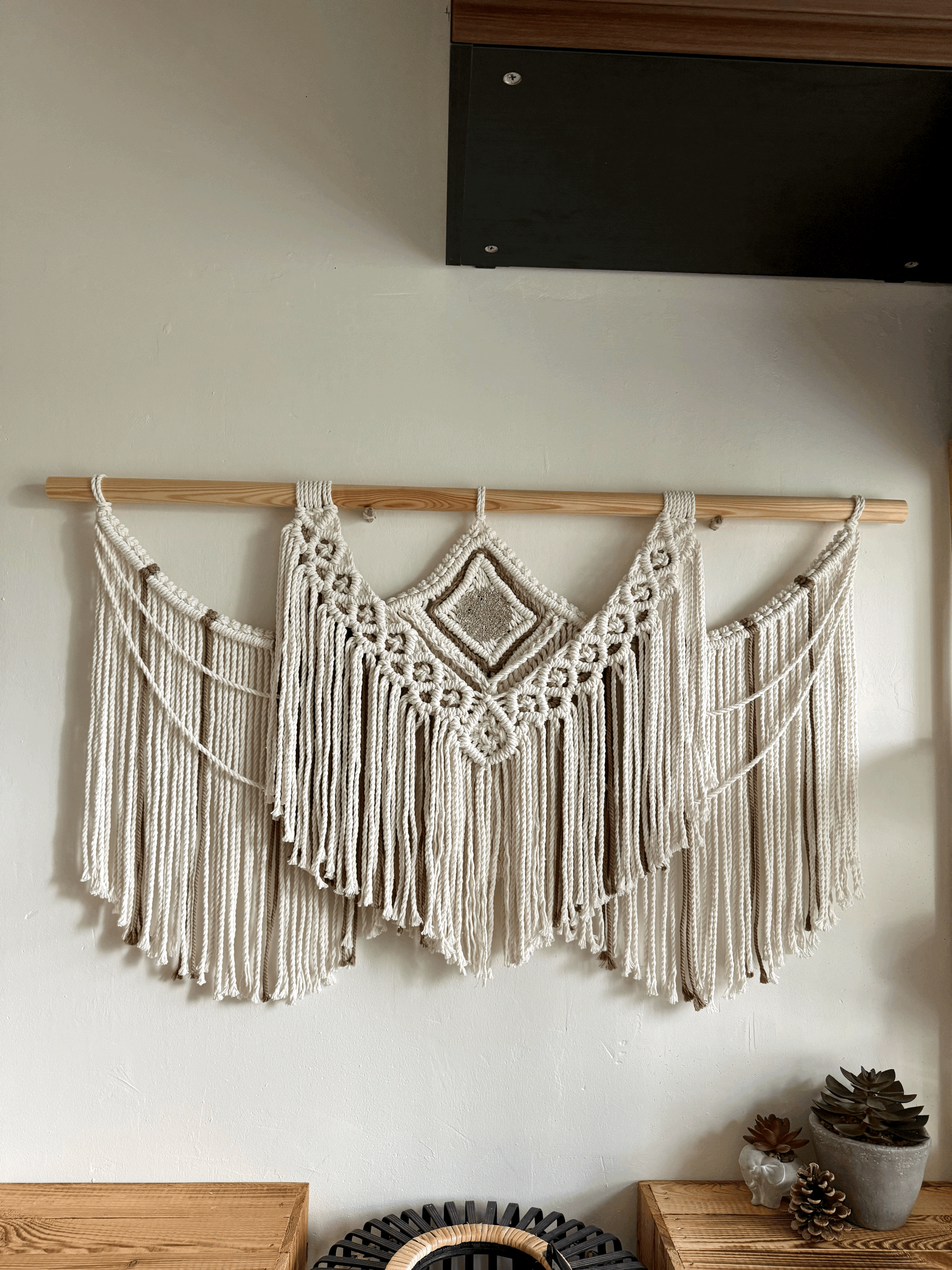 Macramé wall hanging