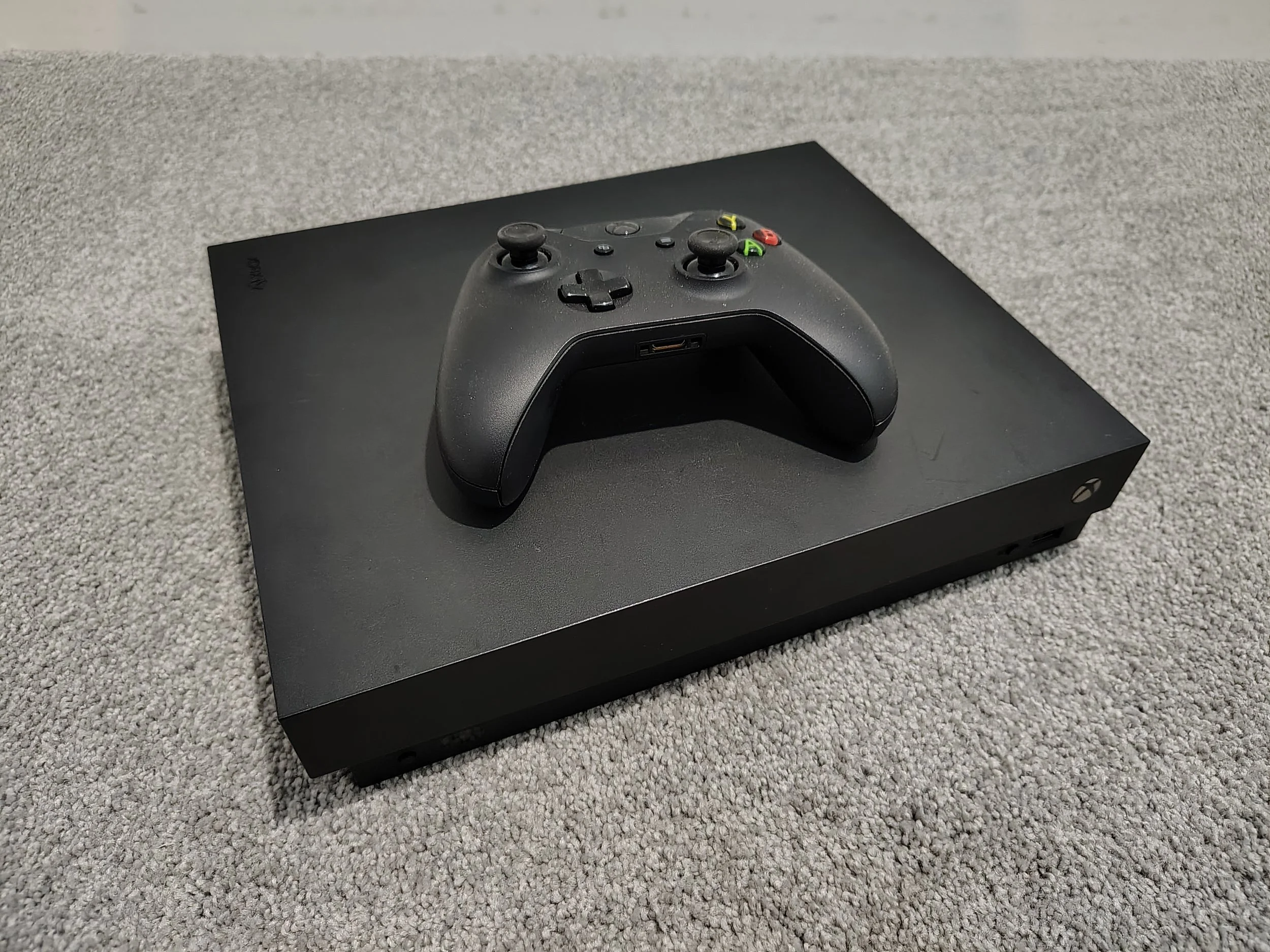 Xbox One X Console