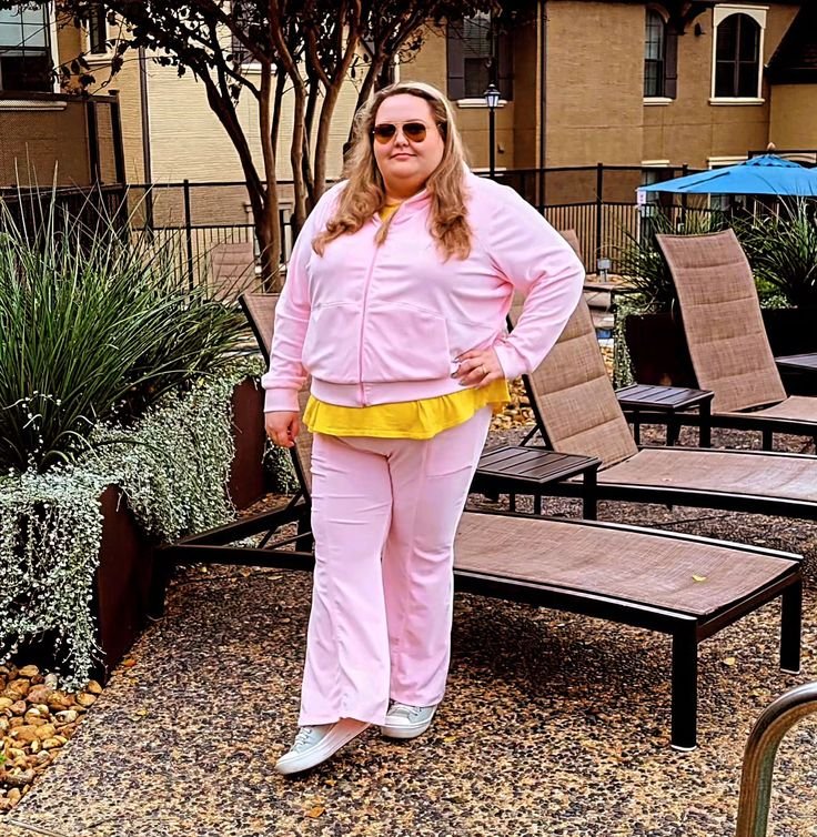 Because on Wednesday we wear pink! Check out my me made #juicycouture tracksuit on youtube_ I made it using the @cashmerette #stantonhoodie… _ Instagram.jpeg