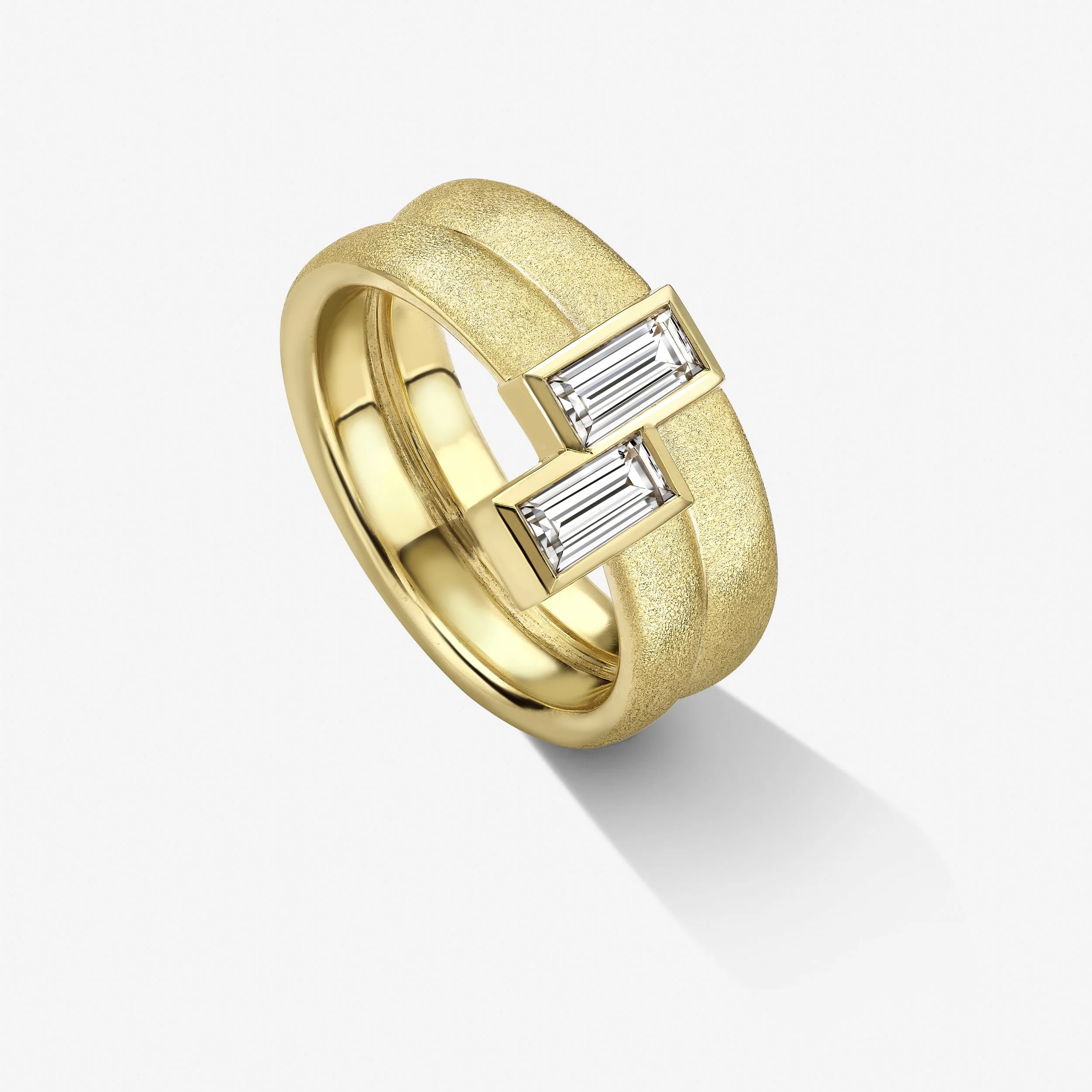 Liv Luttrell, Cantilever Ring, Diamond engagement ring