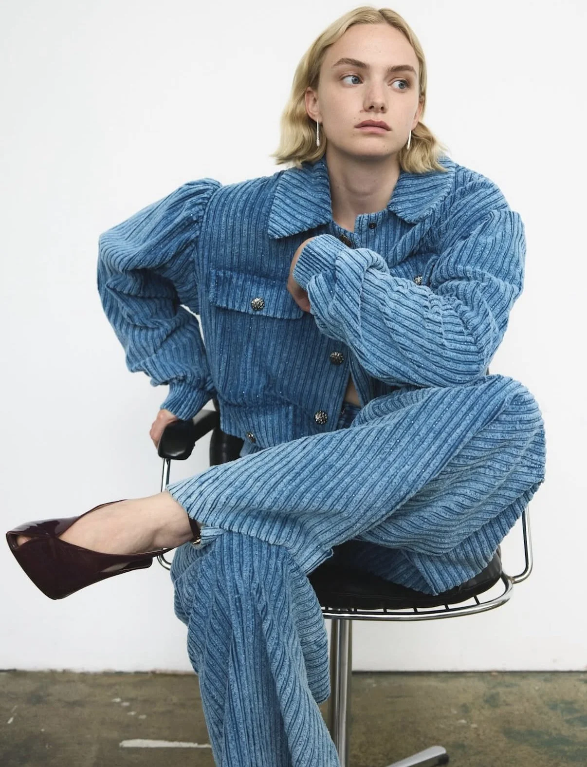 Liv Luttrell, Diamond earrings, Awn earrings, Puss Puss Magazine