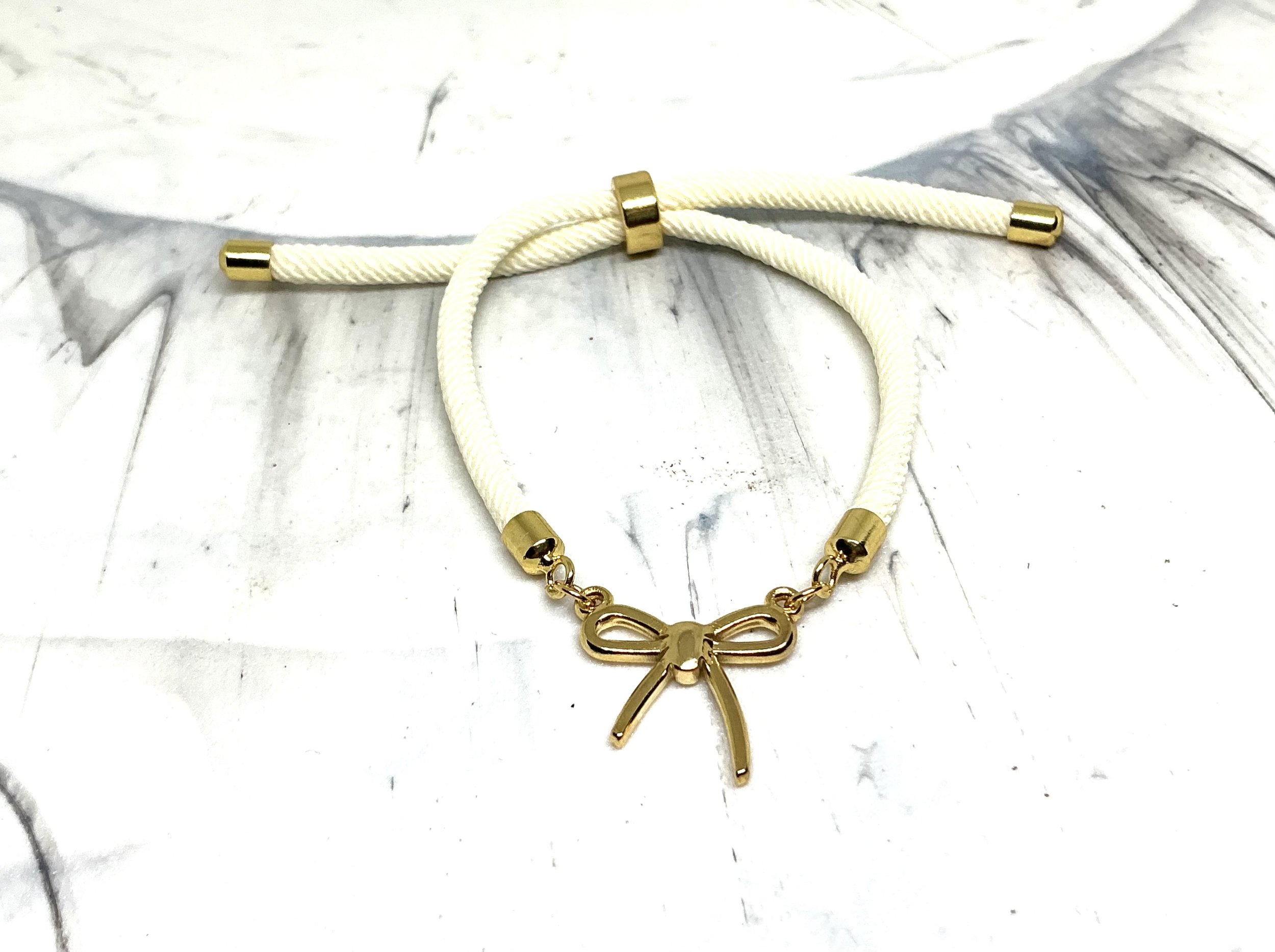 Golden bowknot bracelet