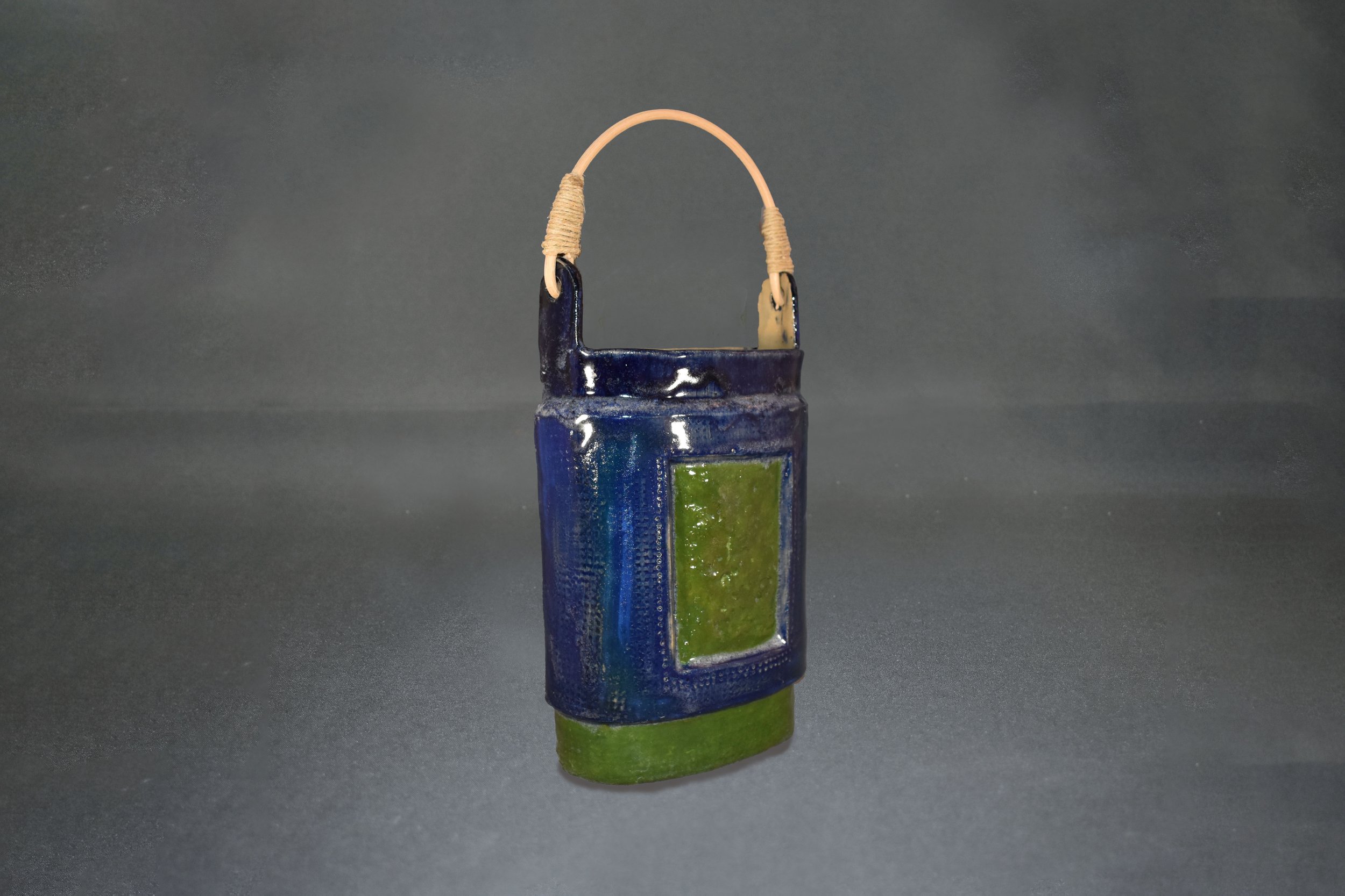 Vase21_View2.jpg