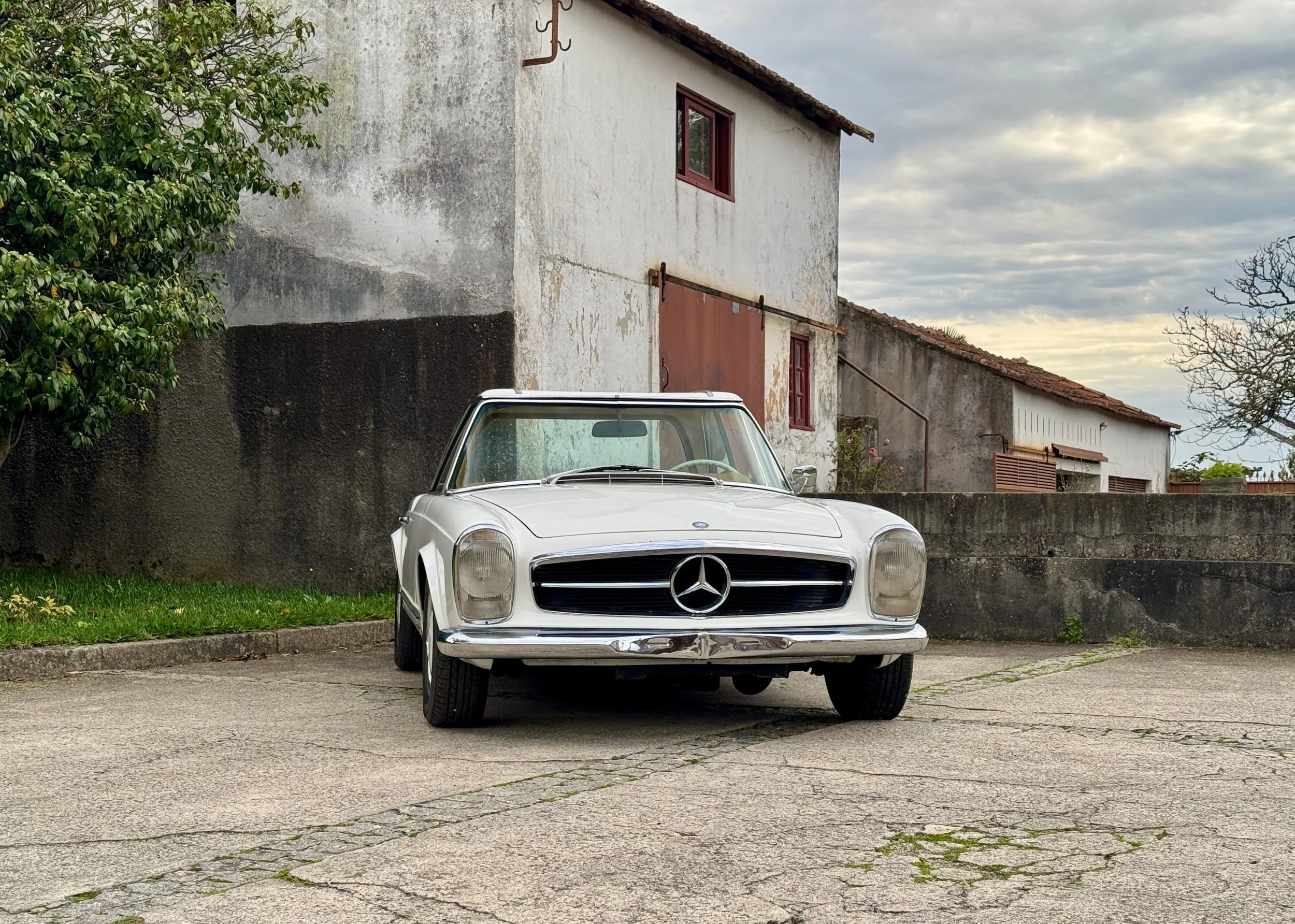 Mercedes Benz 230SL