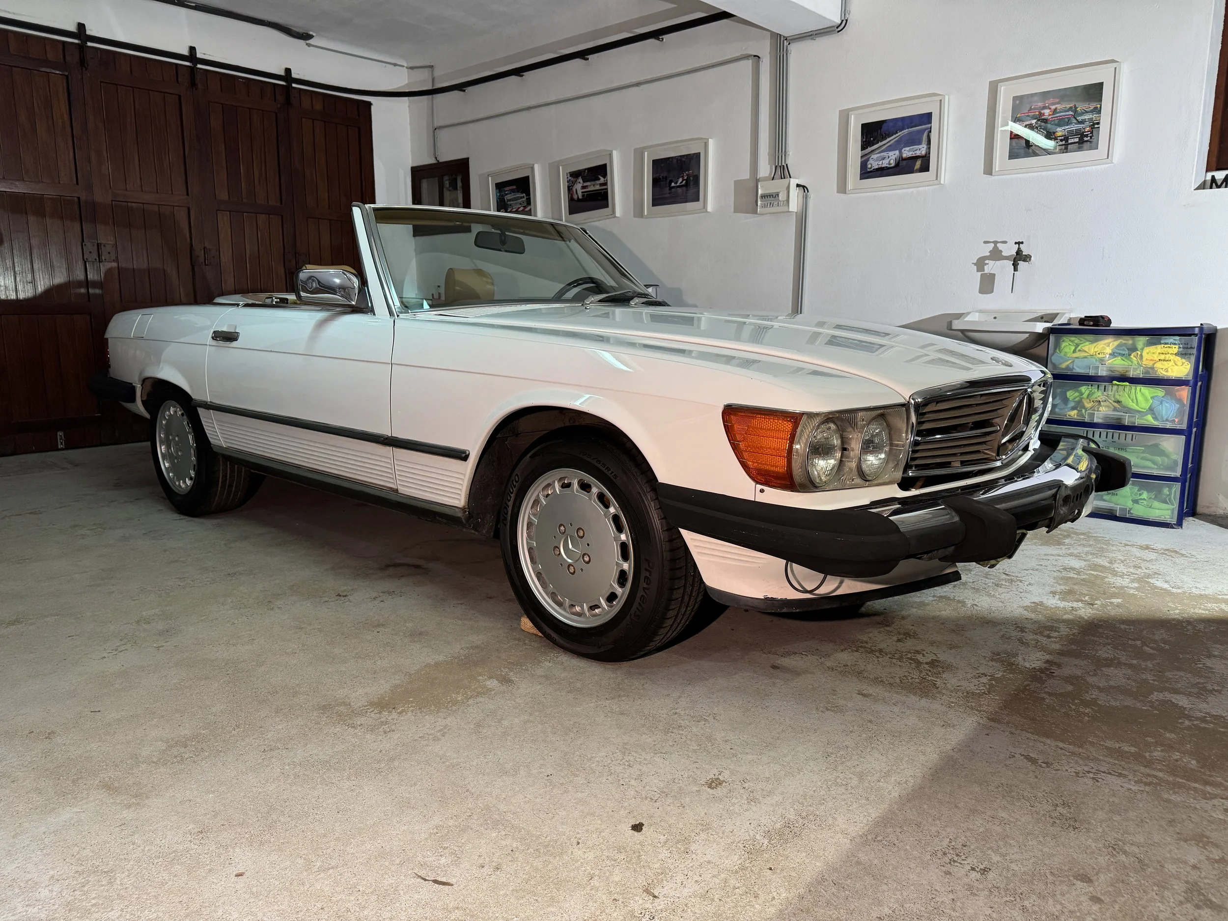 Mercedes Benz 560SL