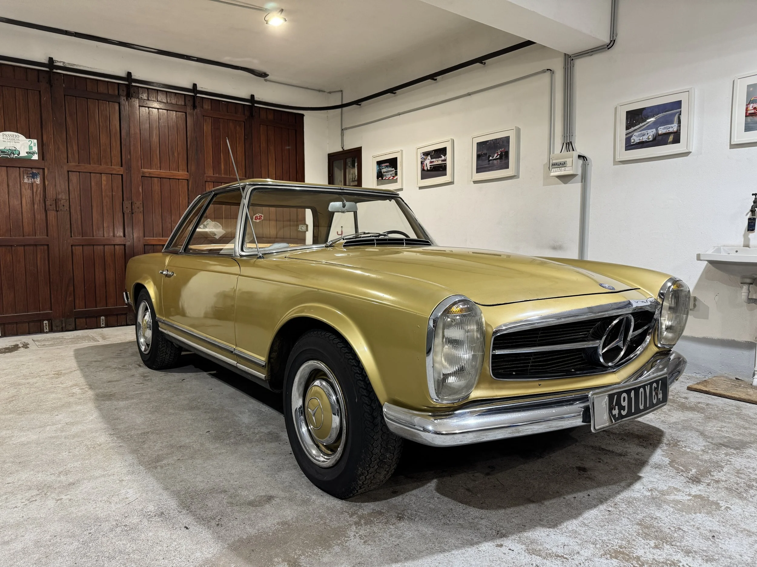 Mercedes Benz 230SL