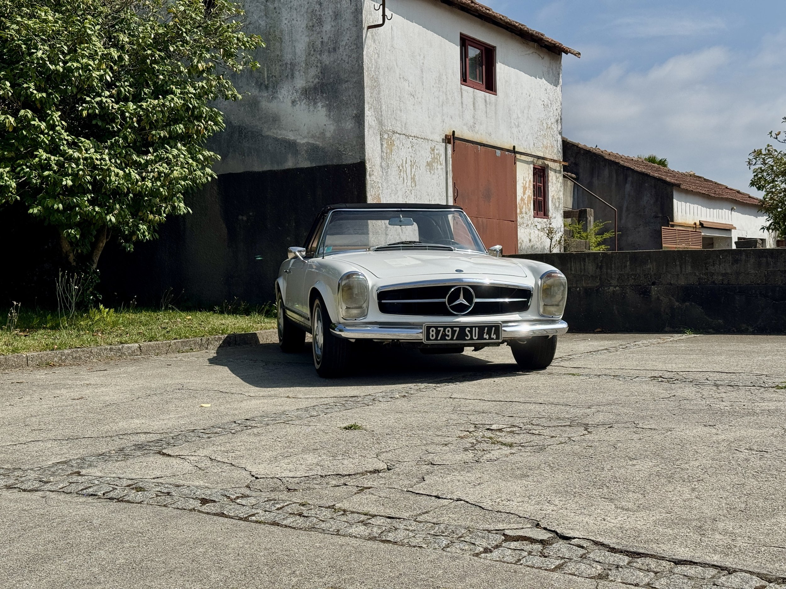 Mercedes Benz 230SL