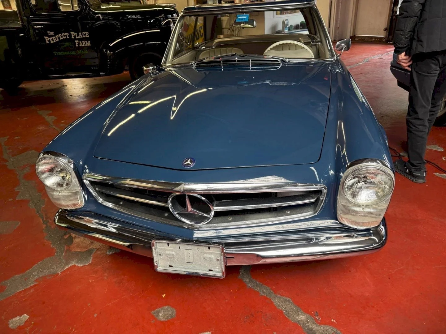 Mercedes Benz 230SL