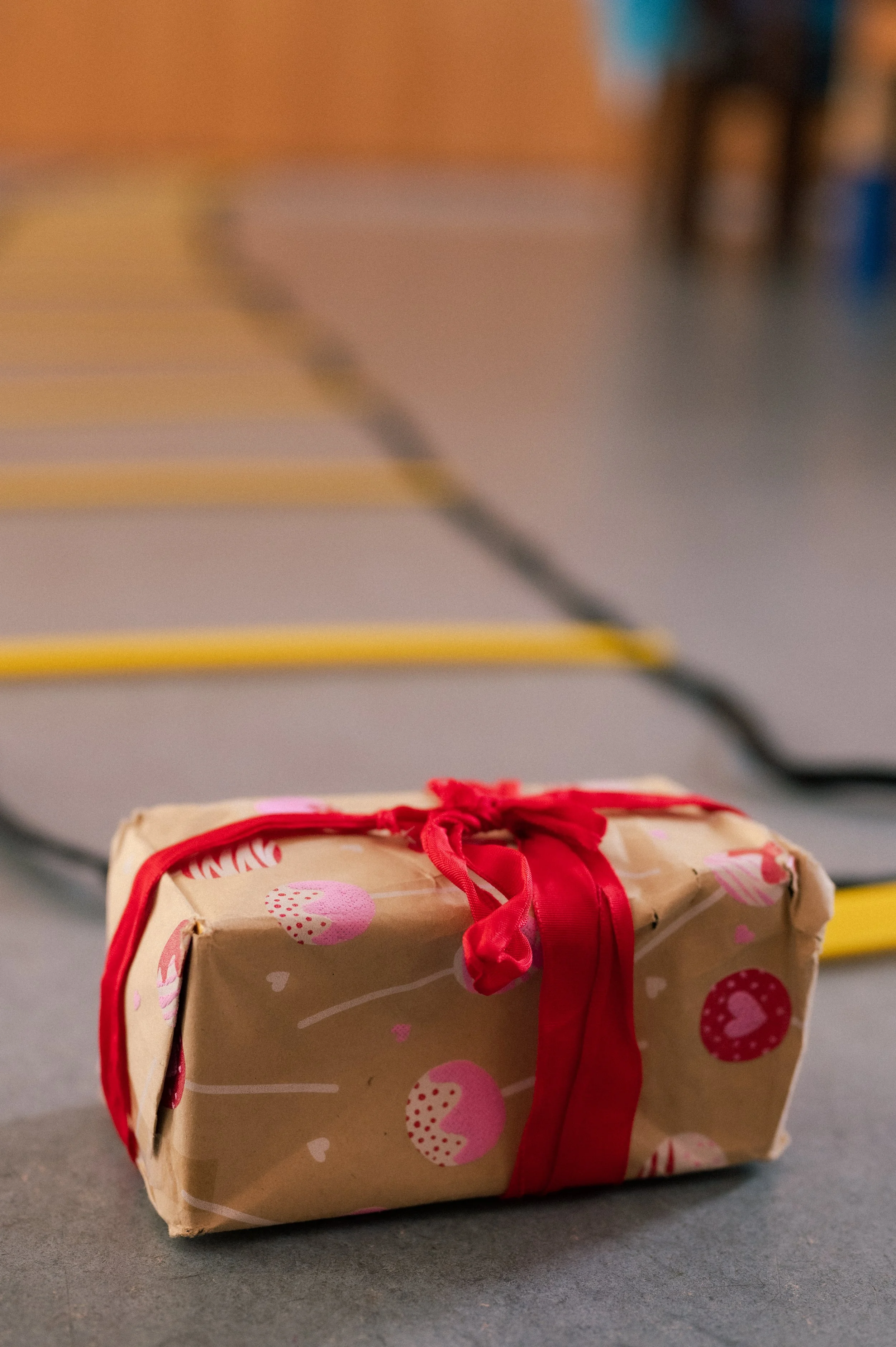 Kinder lernen, sich auf die Guten Dinge im Leben zu konzentrieren, die Geschenke, und sich von Dingen, die schaden, voller Stärke abzugrenzen