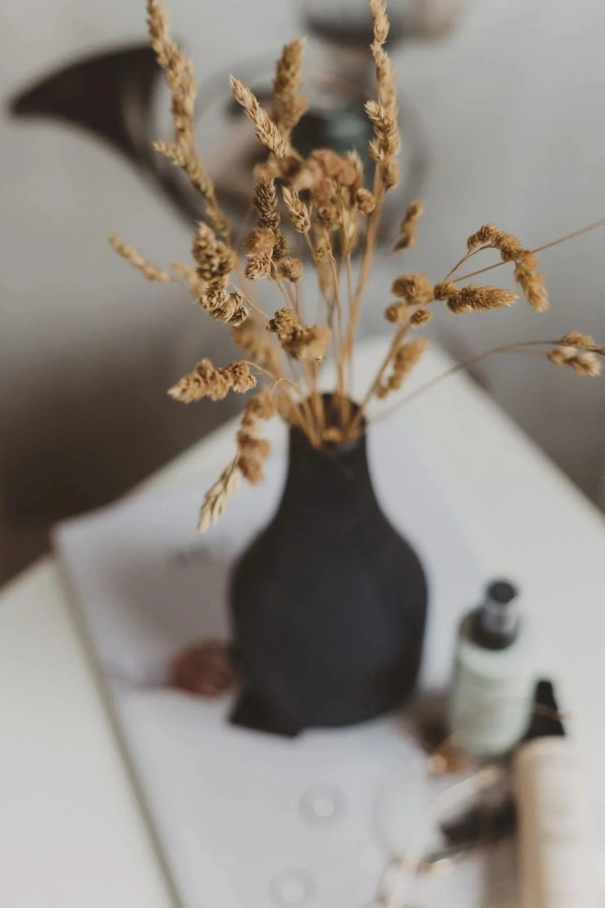 a flower for a therapist who offers couples therapy for anxiety