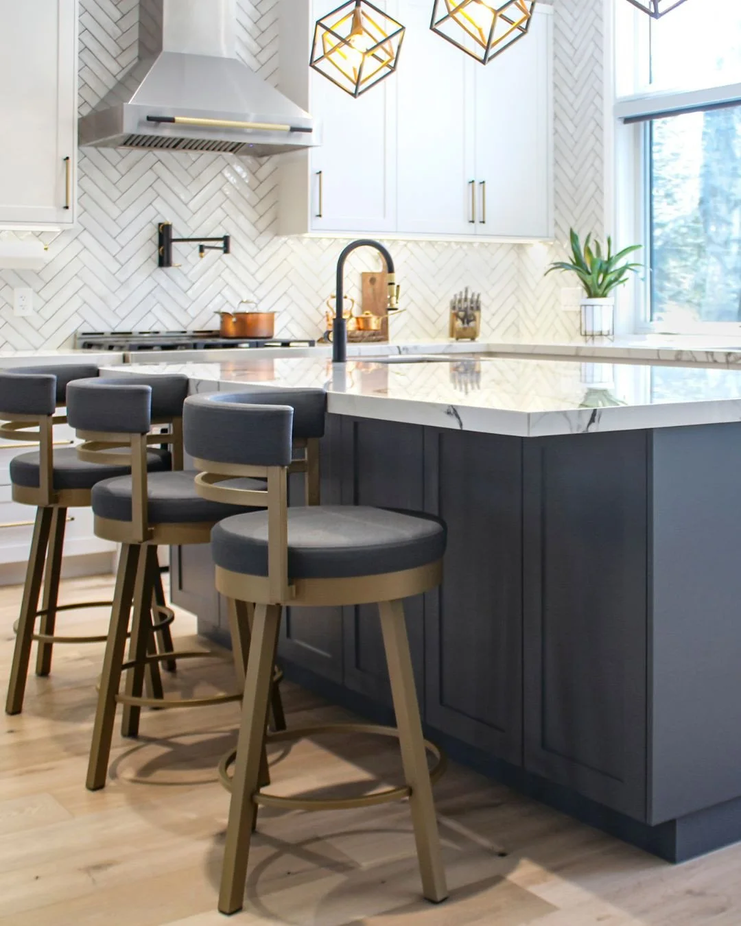 The kitchen isn&rsquo;t just where meals are made &mdash; it&rsquo;s where mornings start, stories are shared, and everyone naturally gathers. 🤍⁠
⁠
A comfortable island with seating turns the kitchen into a true shared space &mdash; a place to sit, 