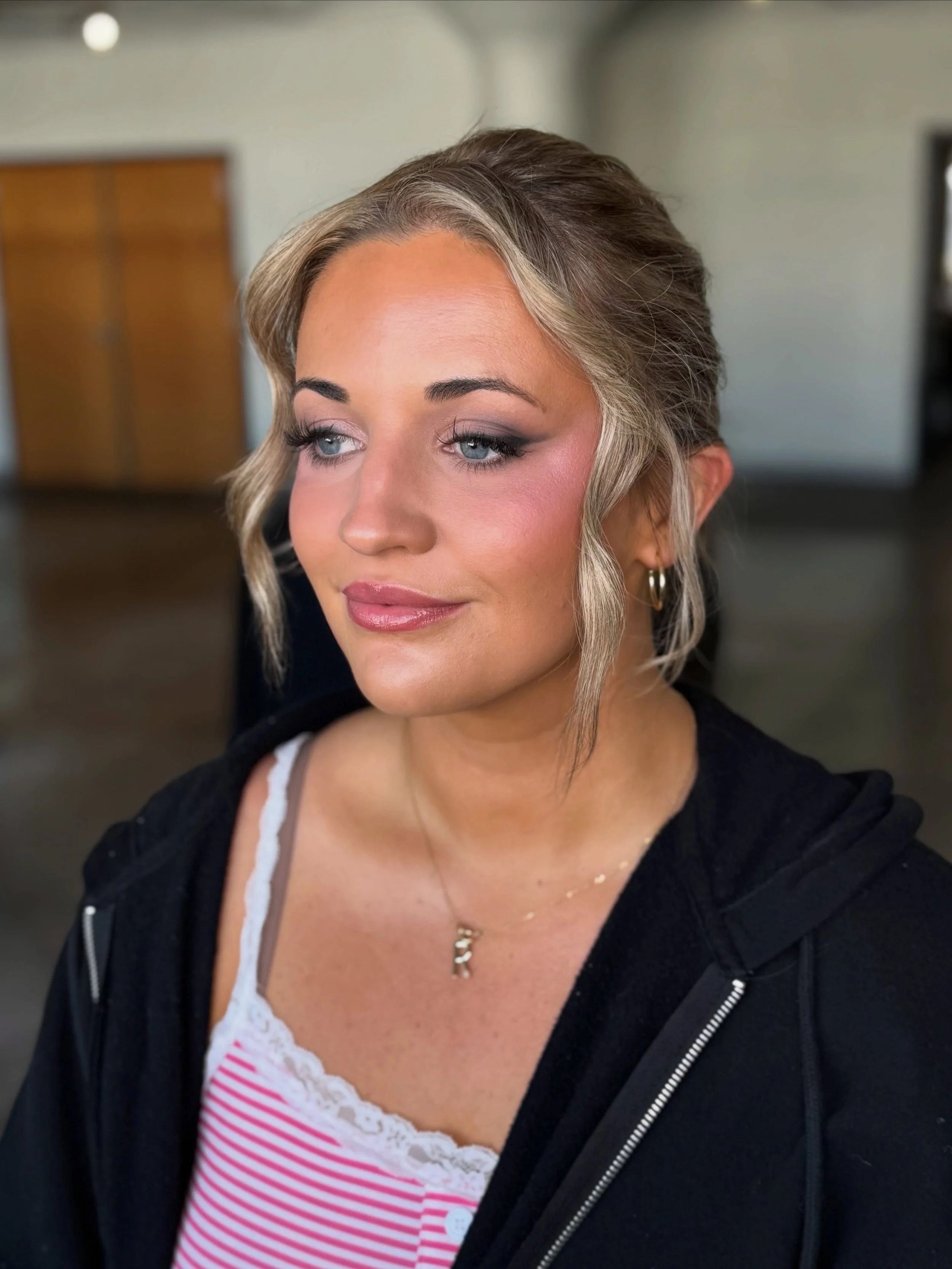 Pinky bridesmaid glam 💖🌸 

And the longest lashes everrrr! We added a few clusters on each end for some volume but otherwise that&rsquo;s all her!