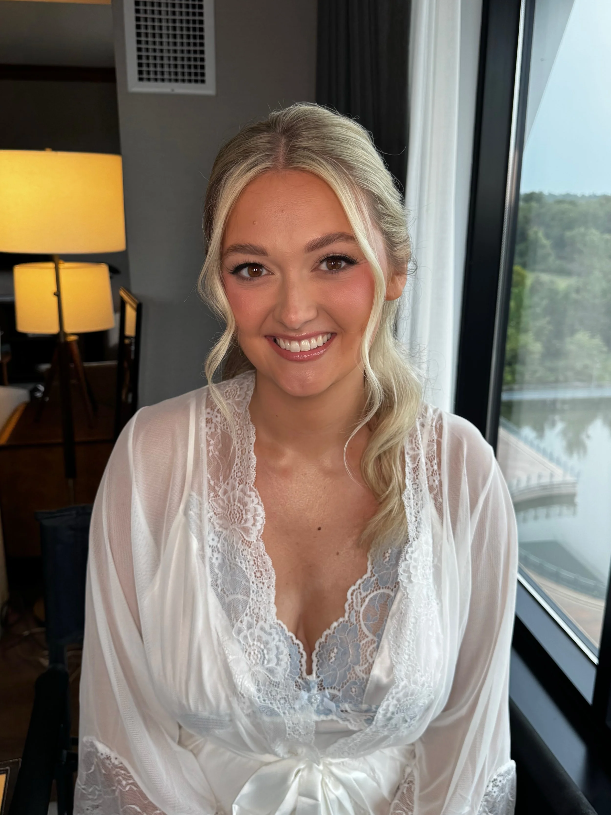 POV: getting your dream bridal glam done while the sun is coming up 🌞

Hair | @colorme.urban