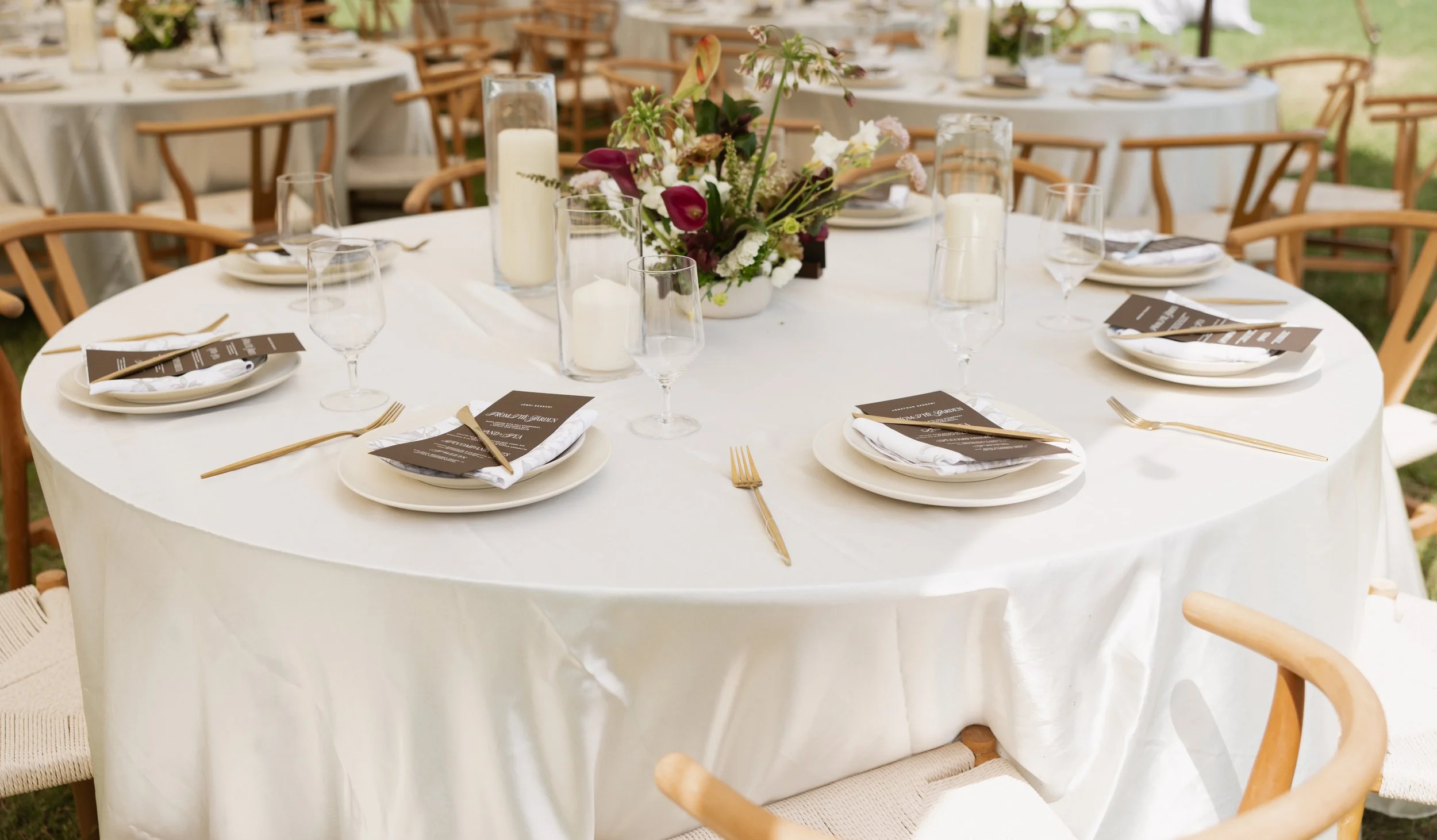 E & R Tablescape.jpg