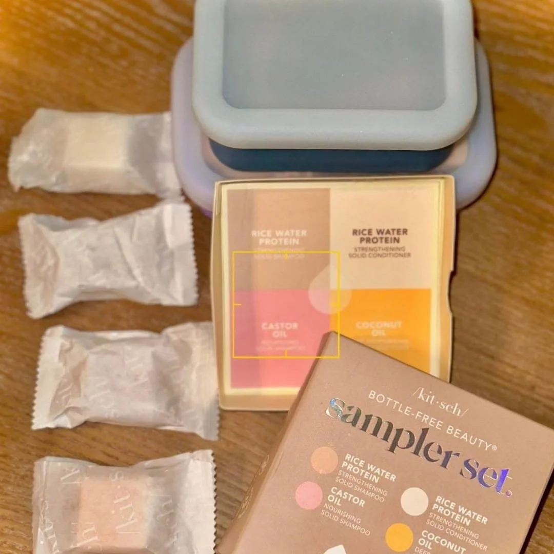 The Kitsch Bottle-Free Beauty sampler set includes eco-friendly solid shampoo and conditioner bars made with natural ingredients like Rice Water Protein, Castor Oil, and Coconut Oil. Perfect for nourishing, strengthening, and deep conditioning, this 