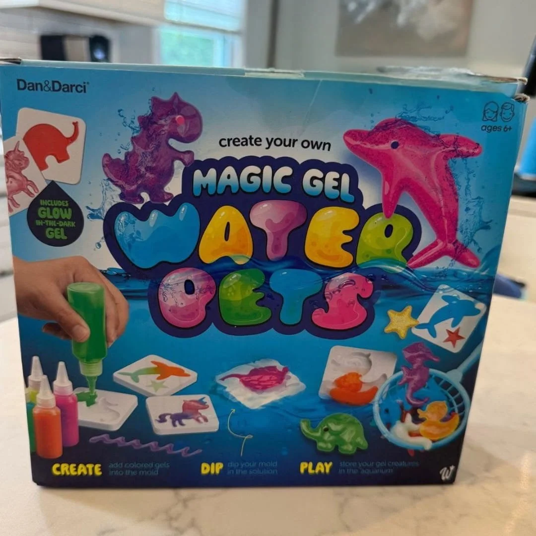 Dan&Darci Magic Gel Water Pets Kit box showing colorful gel creature molds and underwater-themed packaging