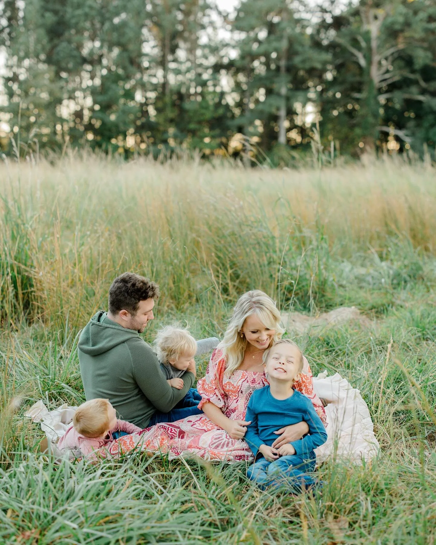 Baucom House is the perfect location to host your family pictures and capture those special memories. 🏠 

Contact us today to schedule your photo session! 📸 

www.Baucomhouse.com

📸 @sarahnreaves_