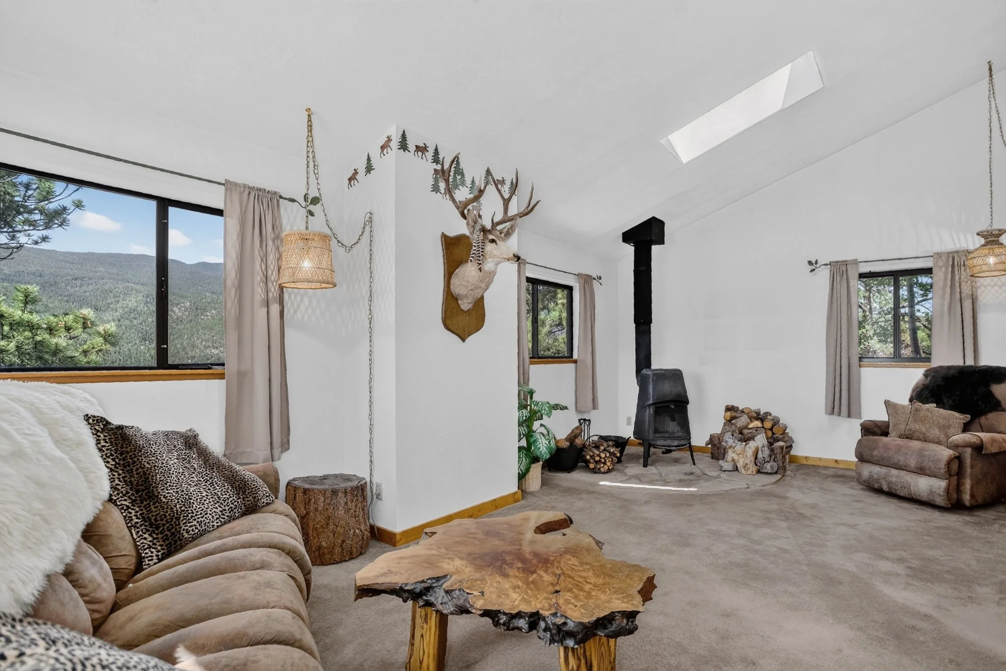 040_211 Cll De Lujan_LivingRoomB.jpg