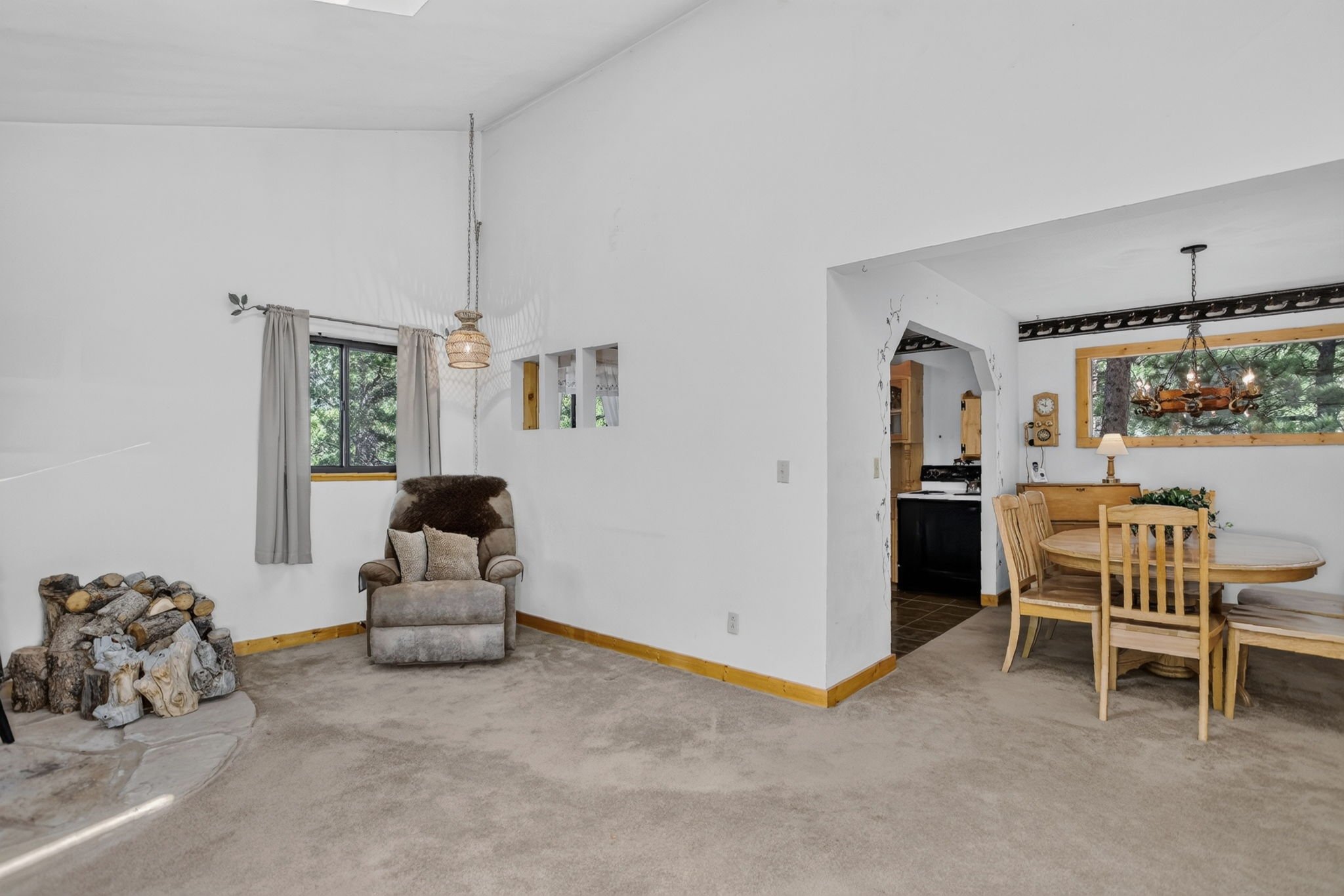 040_211 Cll De Lujan_LivingRoomF.jpg
