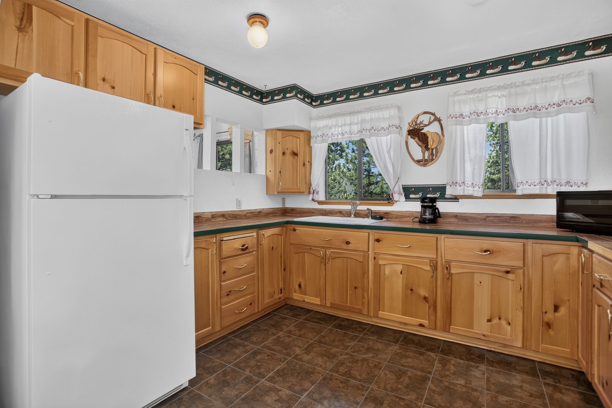 060_211 Cll De Lujan_KitchenB.jpg