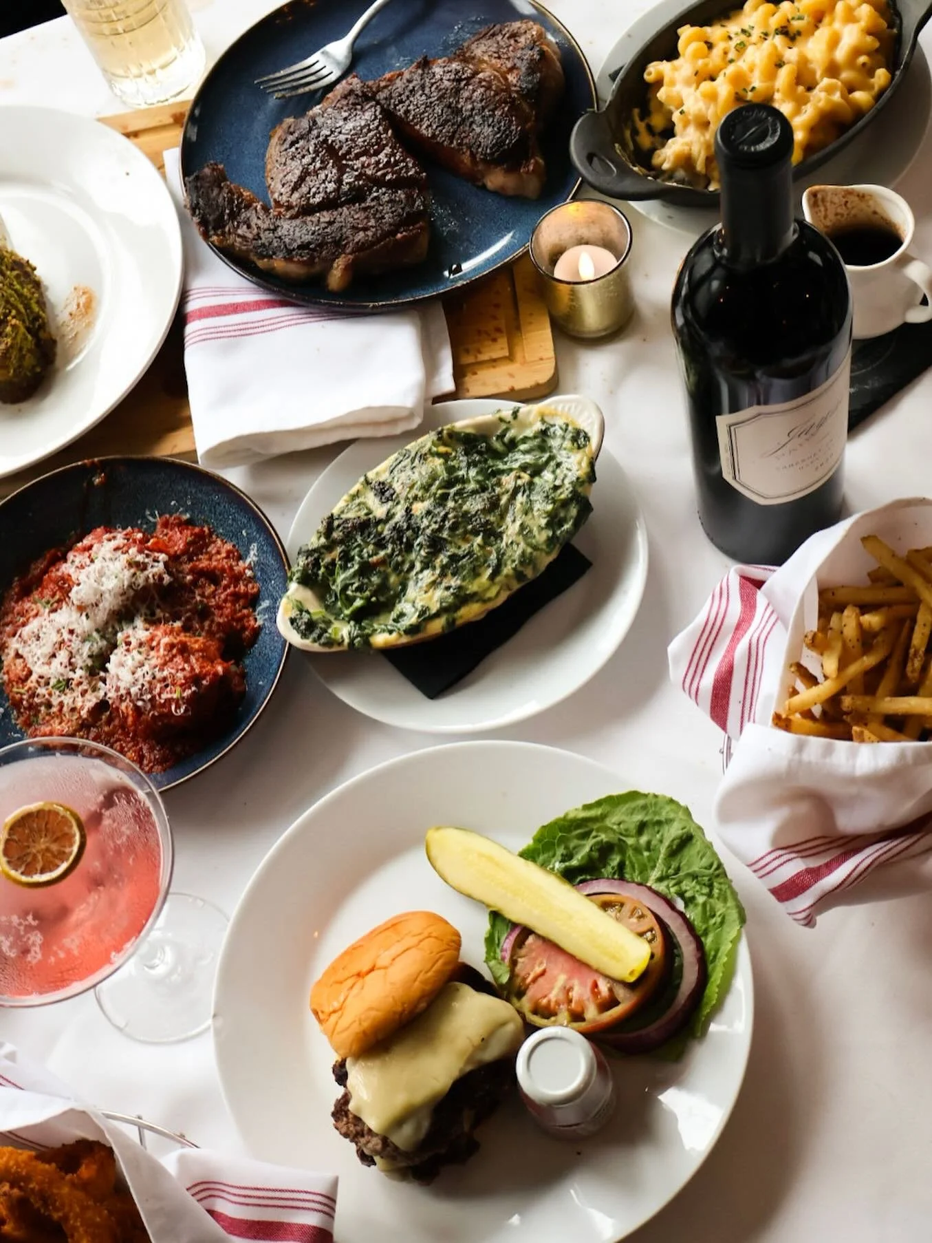 Who’s hungry? π₯©β¨
The week’s looking delicious — and your table’s waiting at End Cut Steakhouse.
Make your reservation now and join us for an unforgettable dining experience this week or weekend.
Link in bio