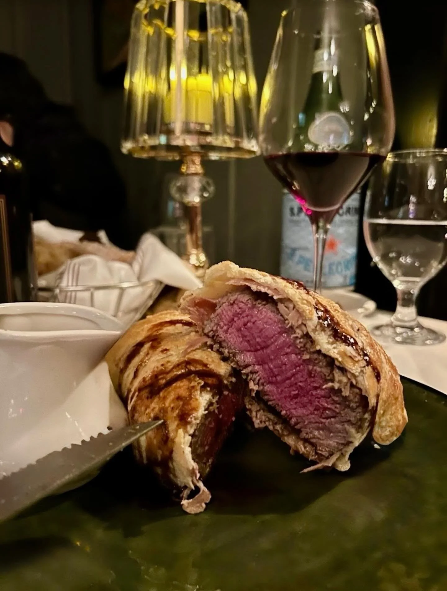 Real photos. Real guests. Real moments at End Cut Steakhouse.
Because the best part of what we do is creating experiences worth capturing. 🥩✨