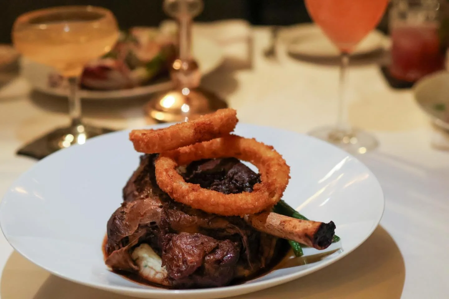 Now accepting Mother&rsquo;s Day reservations at End Cut ✨
Treat her to an unforgettable evening&mdash;perfect steaks, thoughtful details, and a setting made for celebrating.