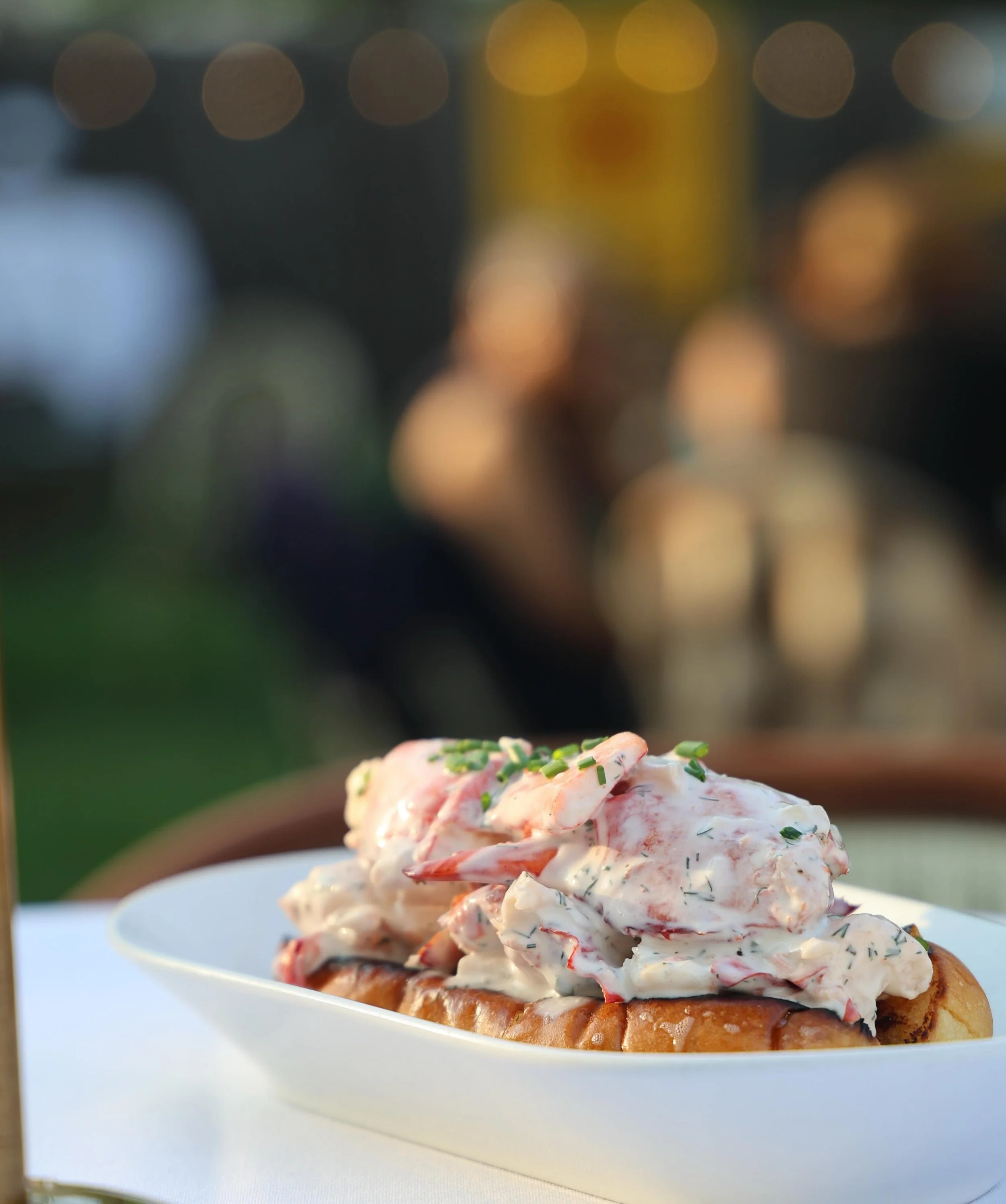 The lobster roll and outdoor dining is officially back at End Cut!