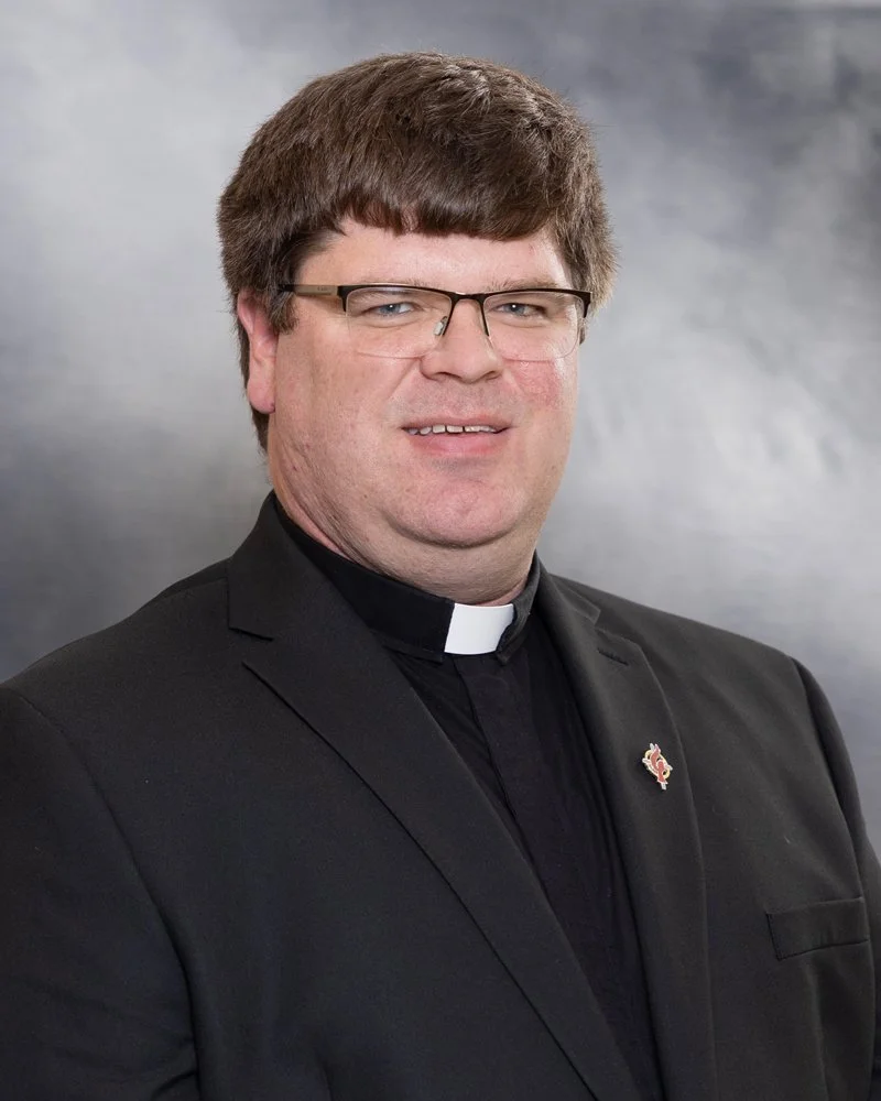 father greg evers, new priest just finishing up discernment, young priesthood, chicago catholic priest, become a priest in chicago illinois