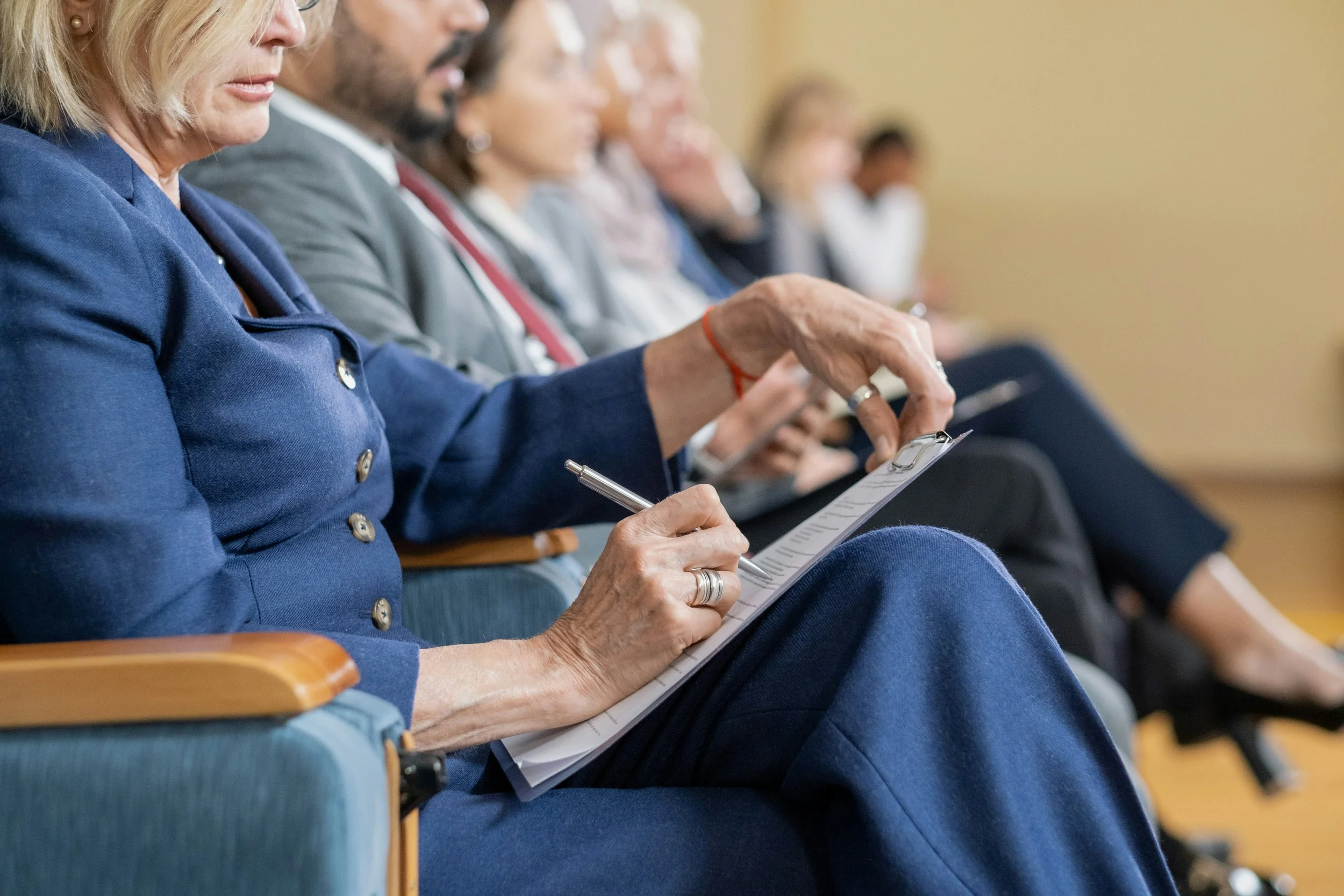 UNA AGENDA LEGISLATIVA PARA FORTALECER LA ECONOMÍA