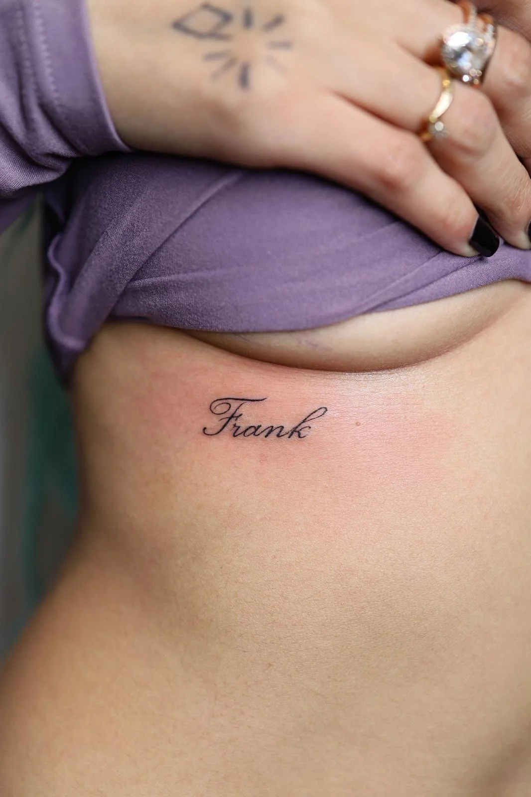 Luz @Luztattz - classic fine line cursive