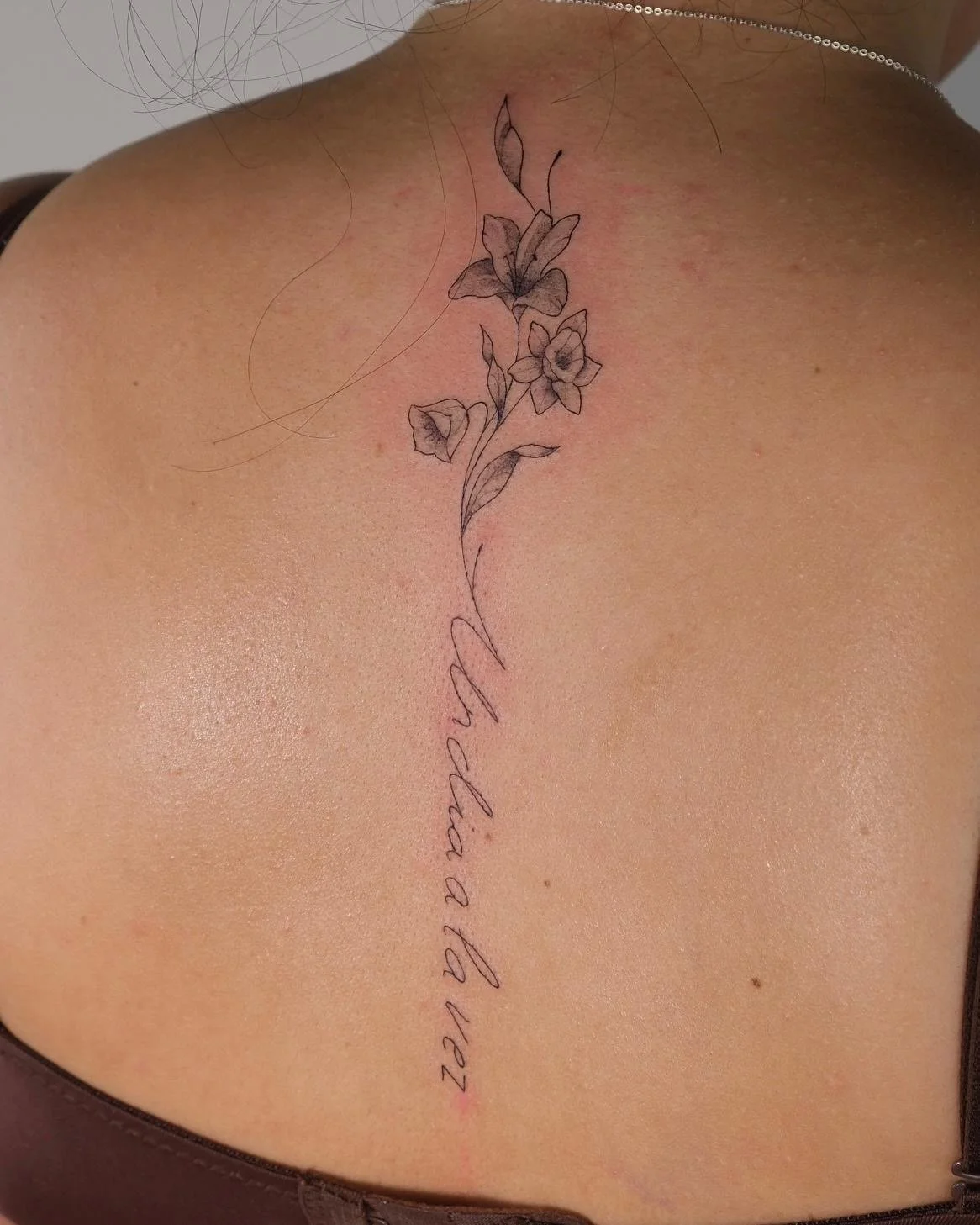Luz @Luztattz - fine line with floral bouquet