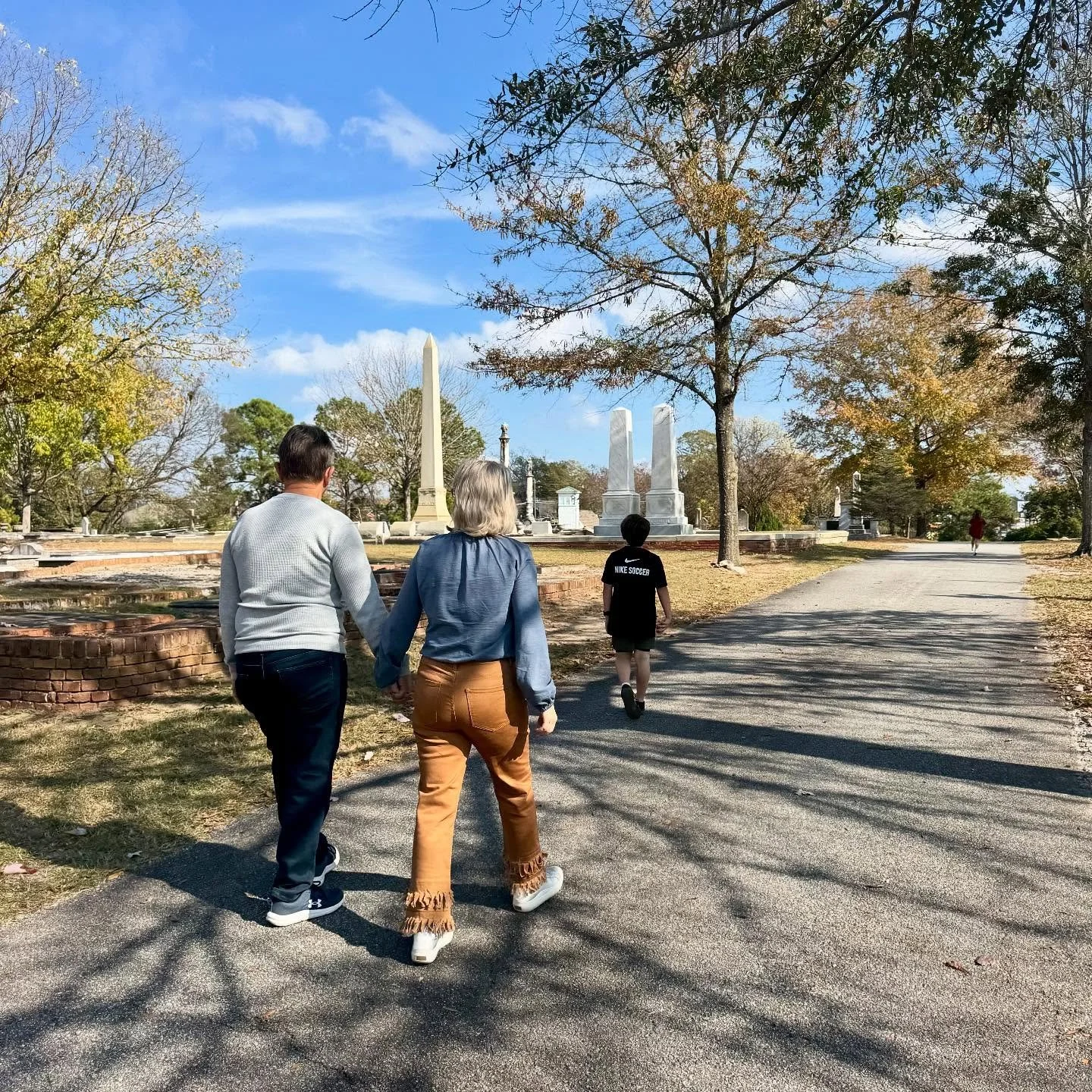 Skip the turkey trot this year and take a Turkey Stroll through Linwood Cemetery! 🦃 Bring the family, enjoy the cool air, quiet paths, and a little local history before (or after) the big feast. It&rsquo;s the calmest &ldquo;race&rdquo; you&rsquo;ll