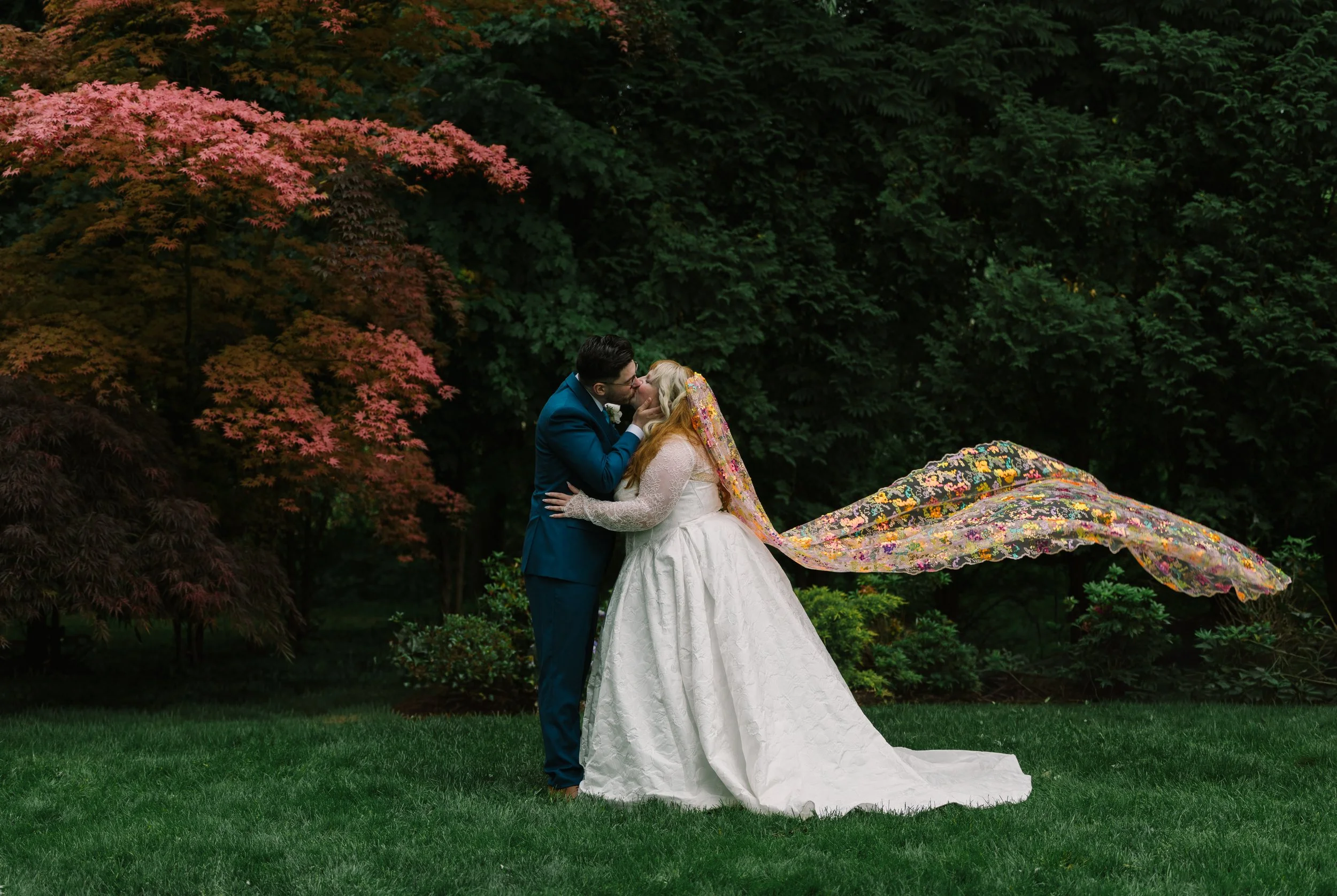 A Sturbridge, MA wedding filled with meaningful moments, happy tears, and memories worth celebrating. 

Coordination by Small Town Moments 
Photo by Foogaz Photography
www.foogaz.co