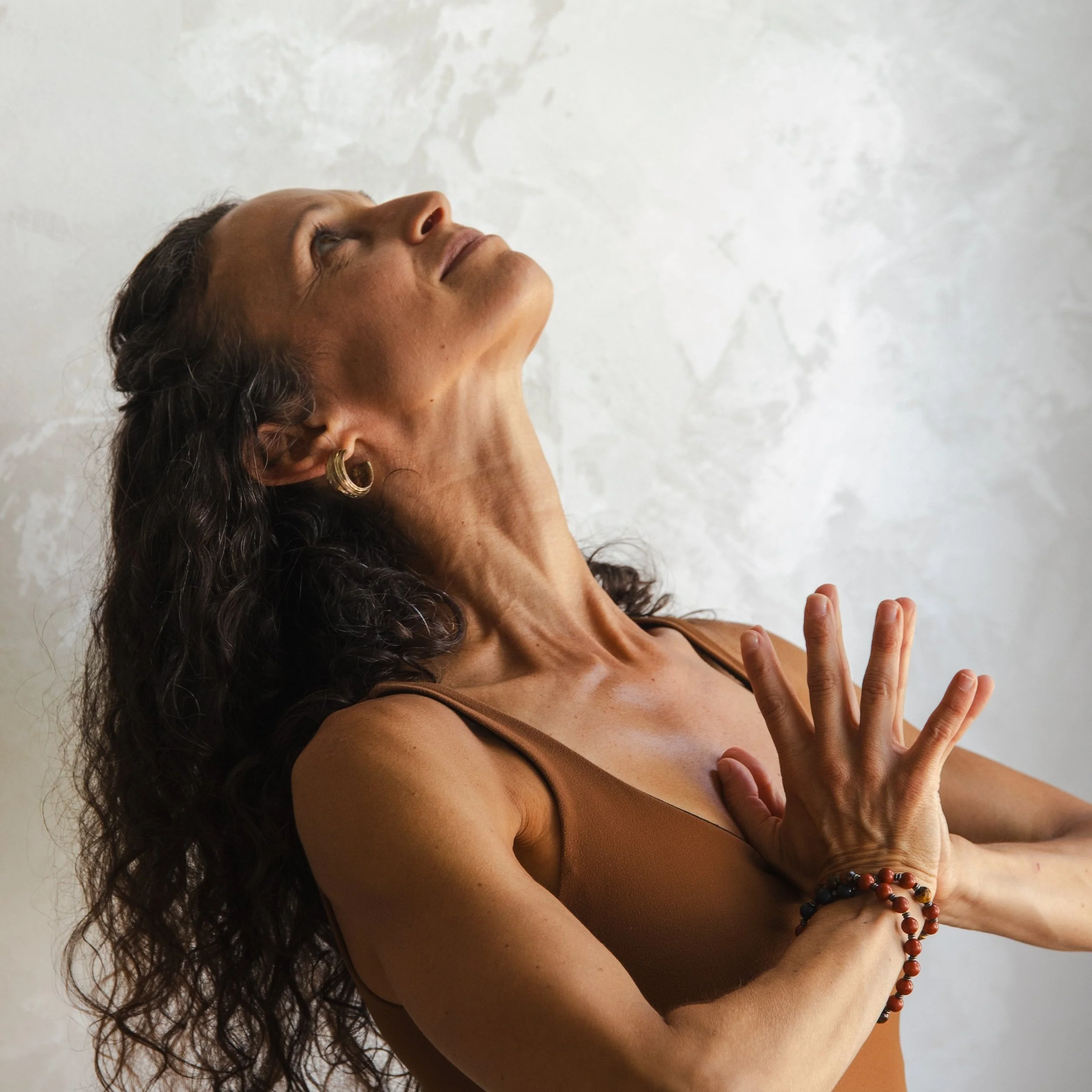 Sari teaches at the fitual, modo yoga, south studio. She teaches vinyasa, slow flow, yin yang, power flow, and pilates inspired class