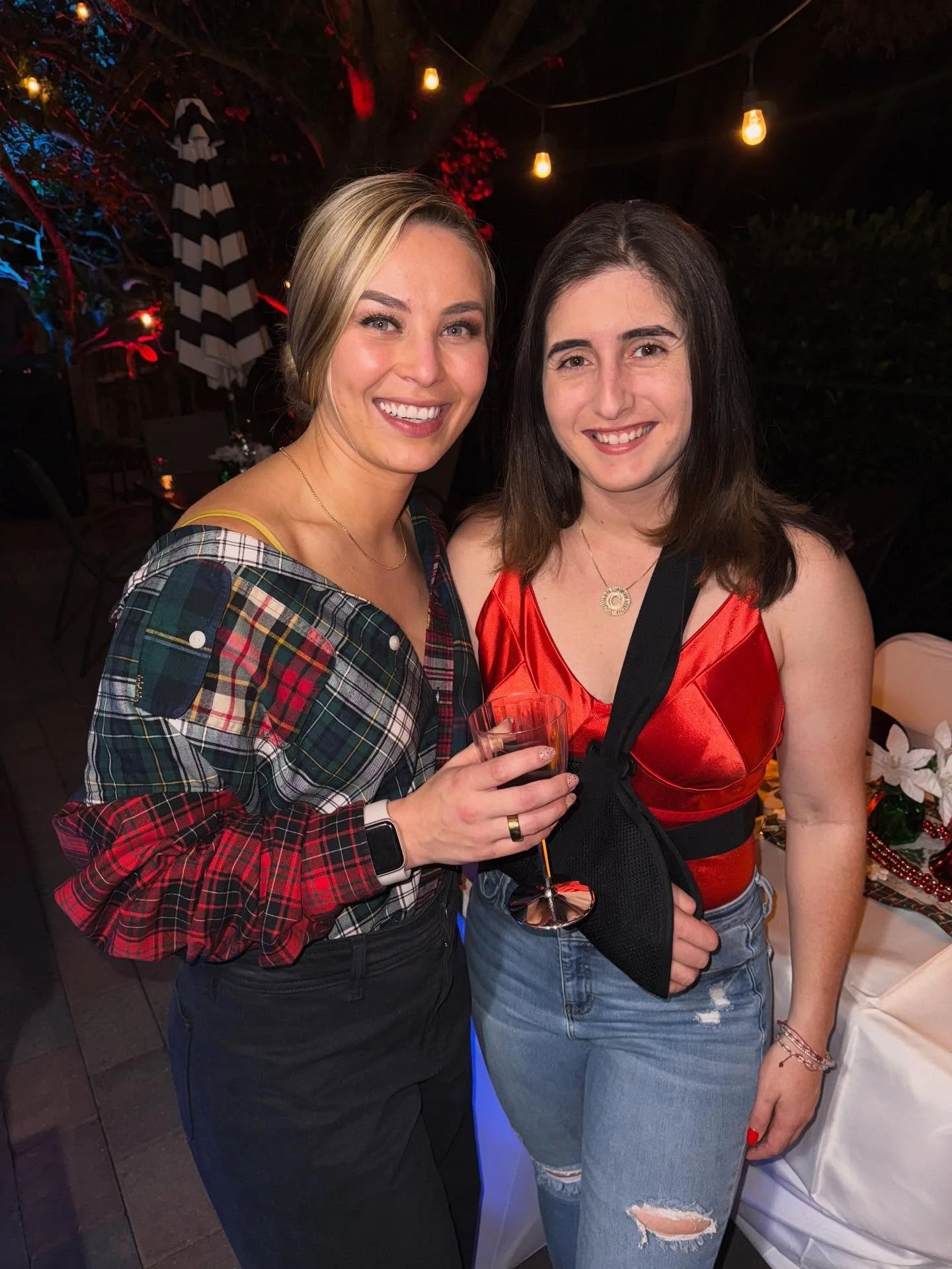 I am so grateful to be spending my Christmas around the best of the best 💖🦩🎄🥰🎁

(Also, please no worries about my arm, I injured my hand slightly and it&rsquo;s healing perfectly ❤️&zwj;🩹) Happy Holidays everyone! 🫶🏻🦩💖

 #merrychristmas #pe