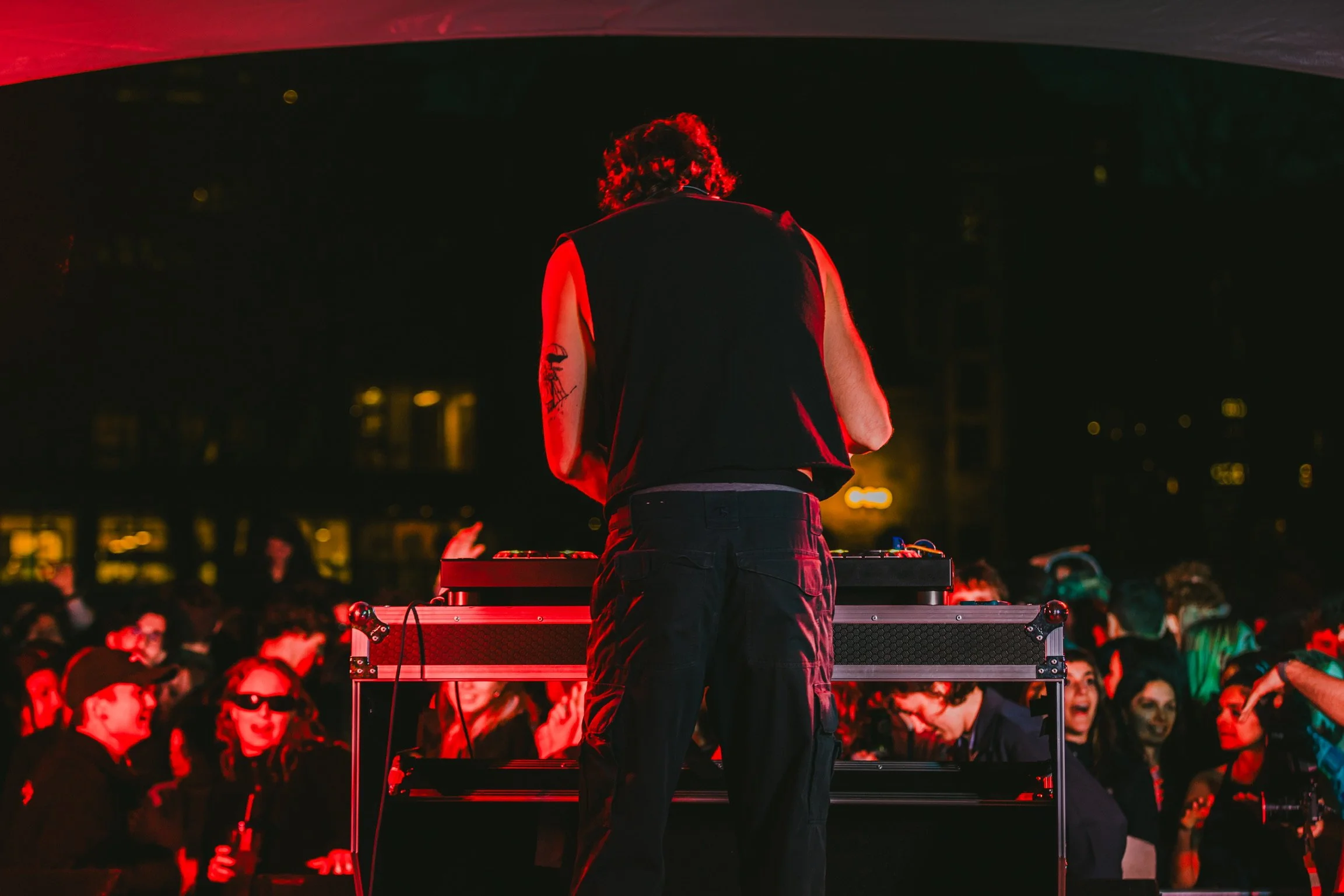 DJ