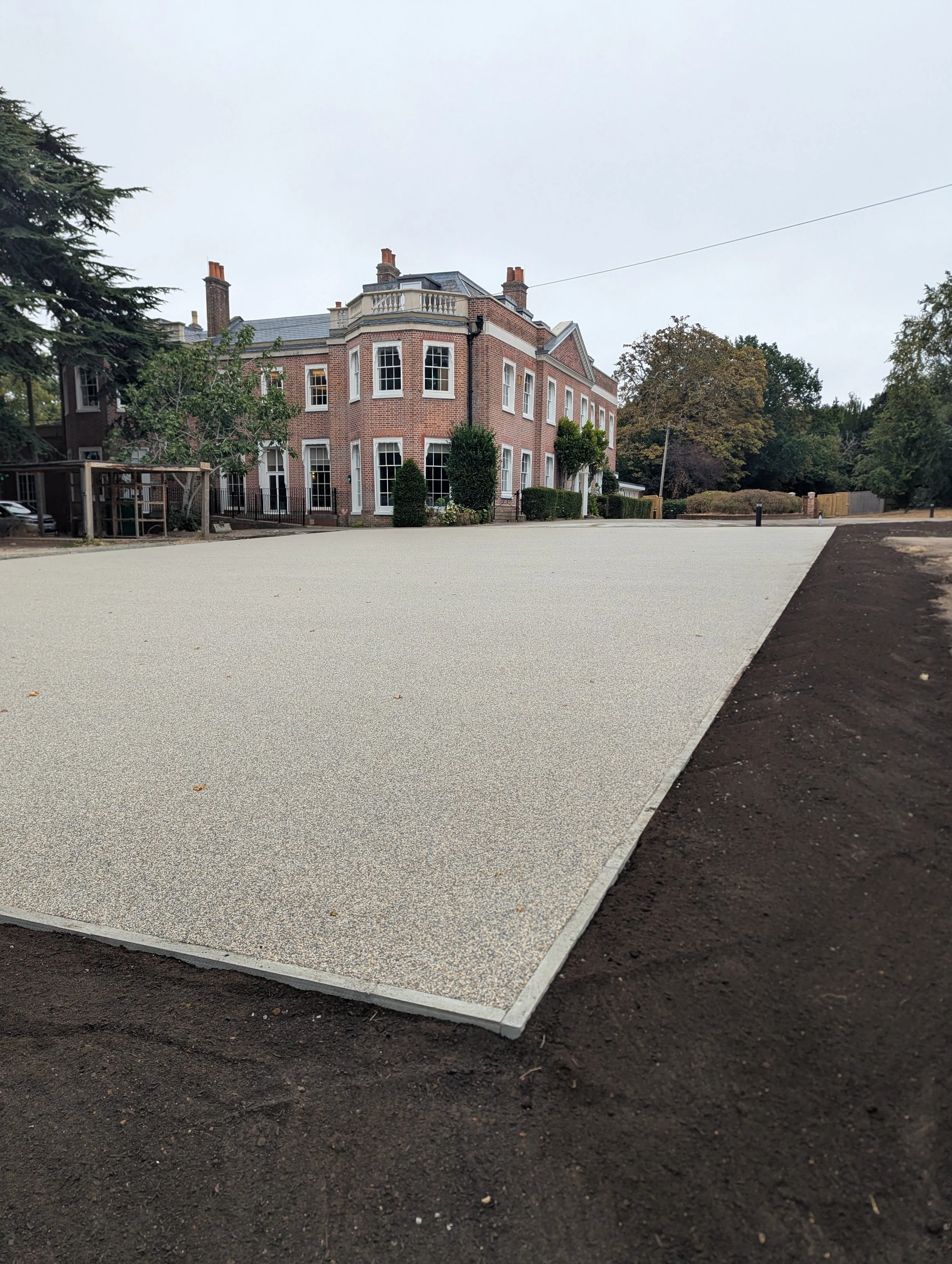 sen school croydon car park resin bound gravel installation
