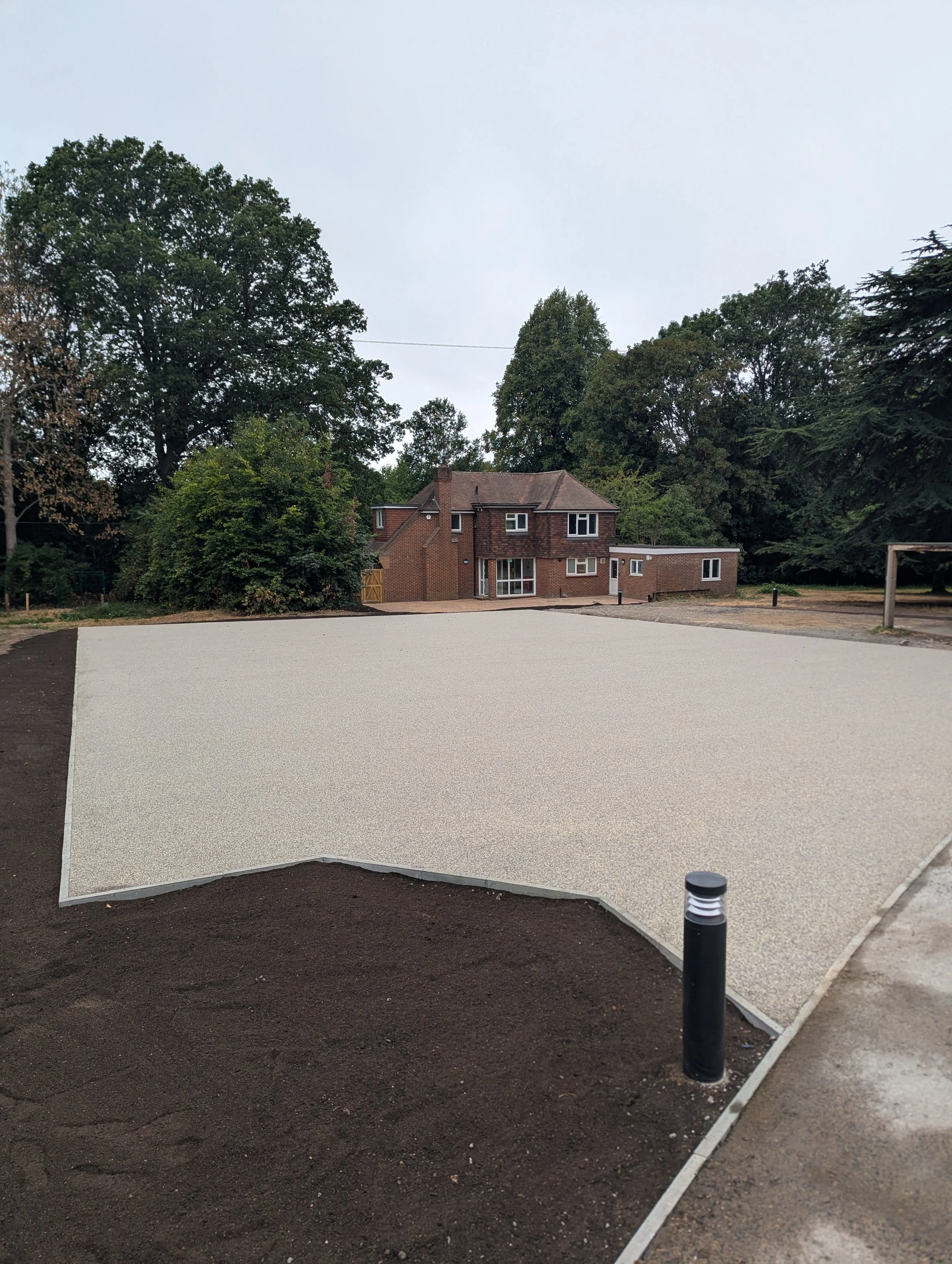 sen school croydon car park resin bound gravel installation