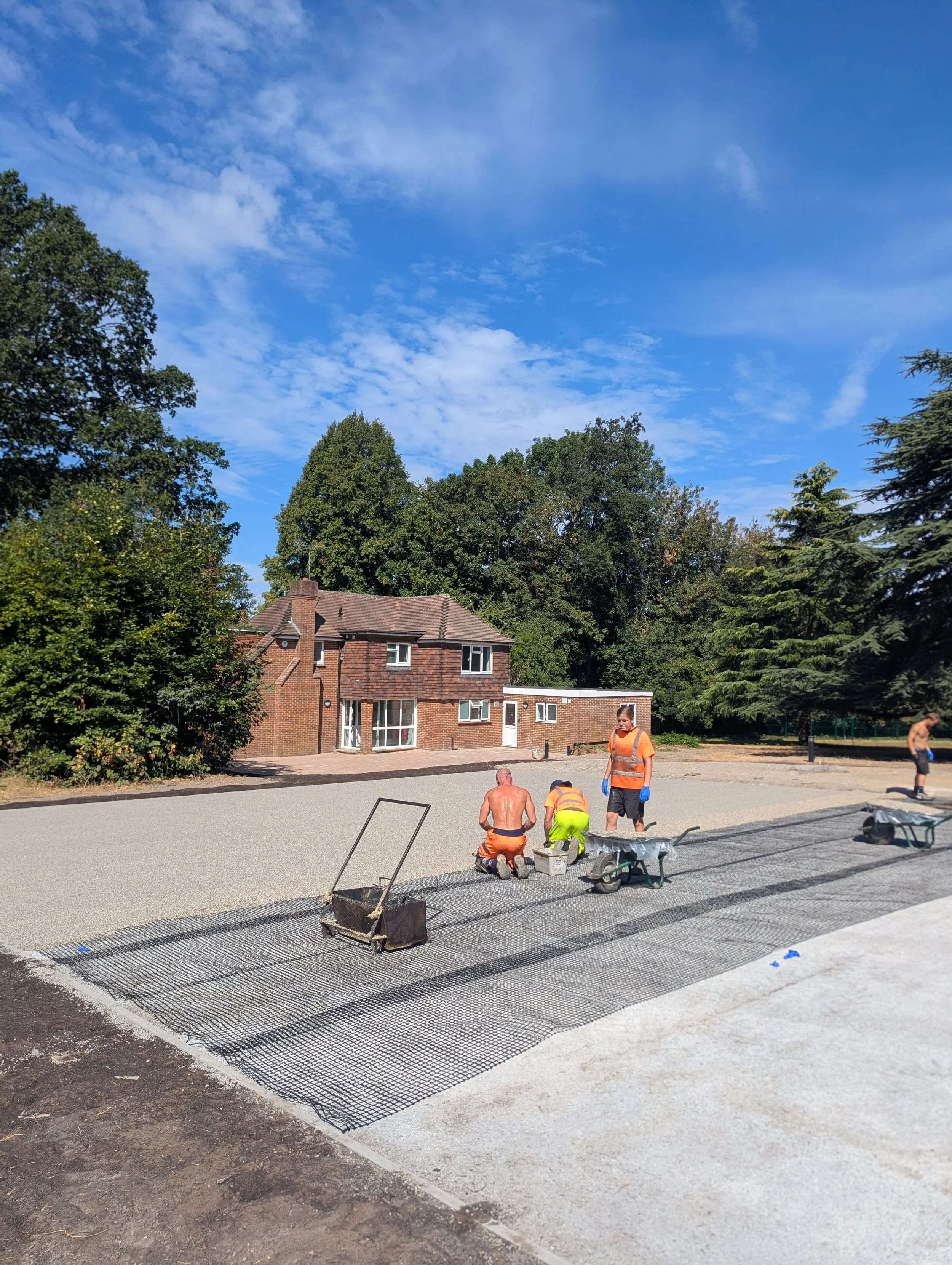sen school croydon car park resin bound gravel installation