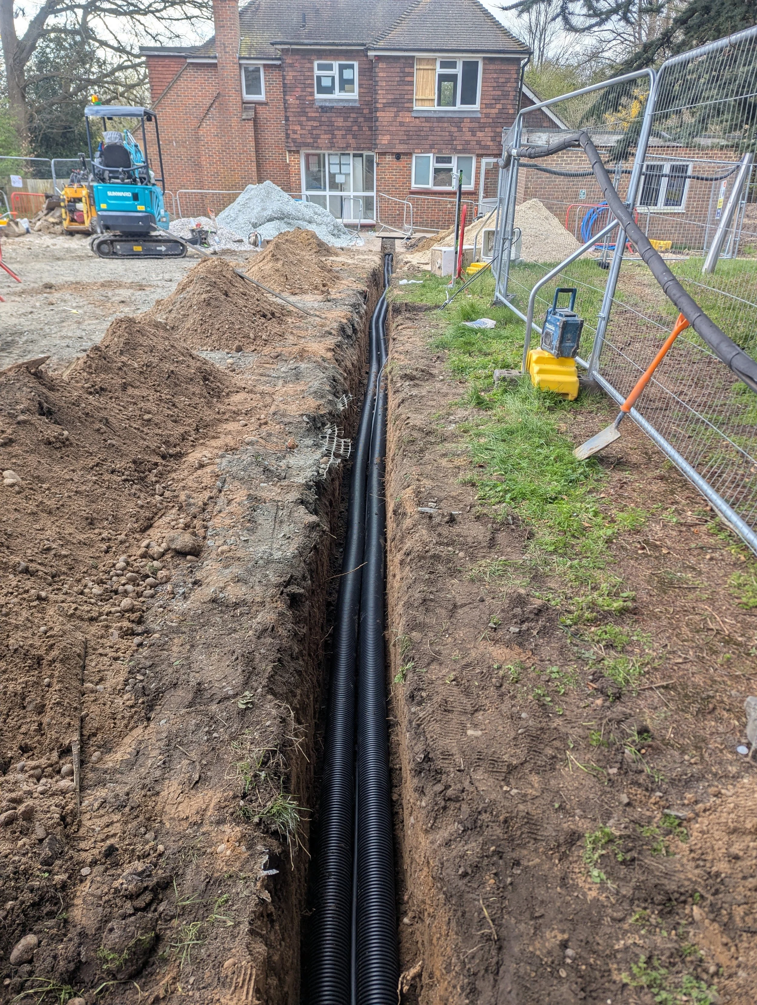 sen school croydon electrical ducting