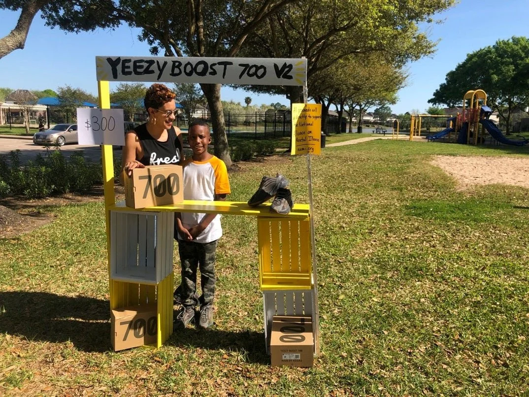 yeezy_lemonade_stand_01.jpg