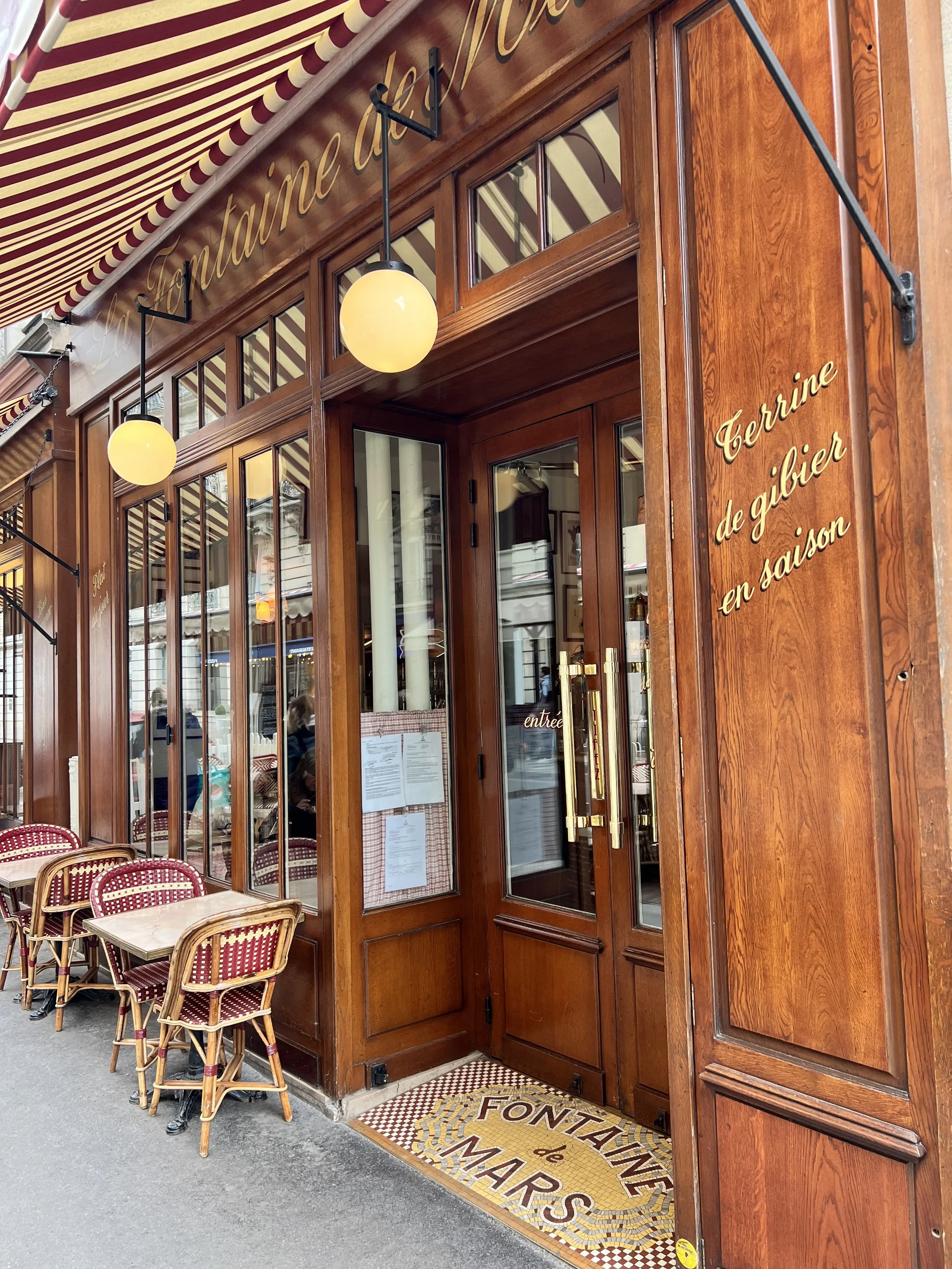 Paris Fontaine de Mars Bistro Entrance.jpeg